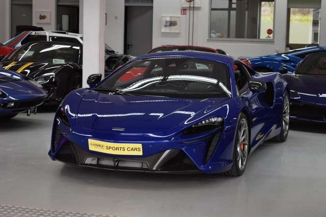 Imagine McLaren Artura MSO Carbon, Performance & Technology Pack