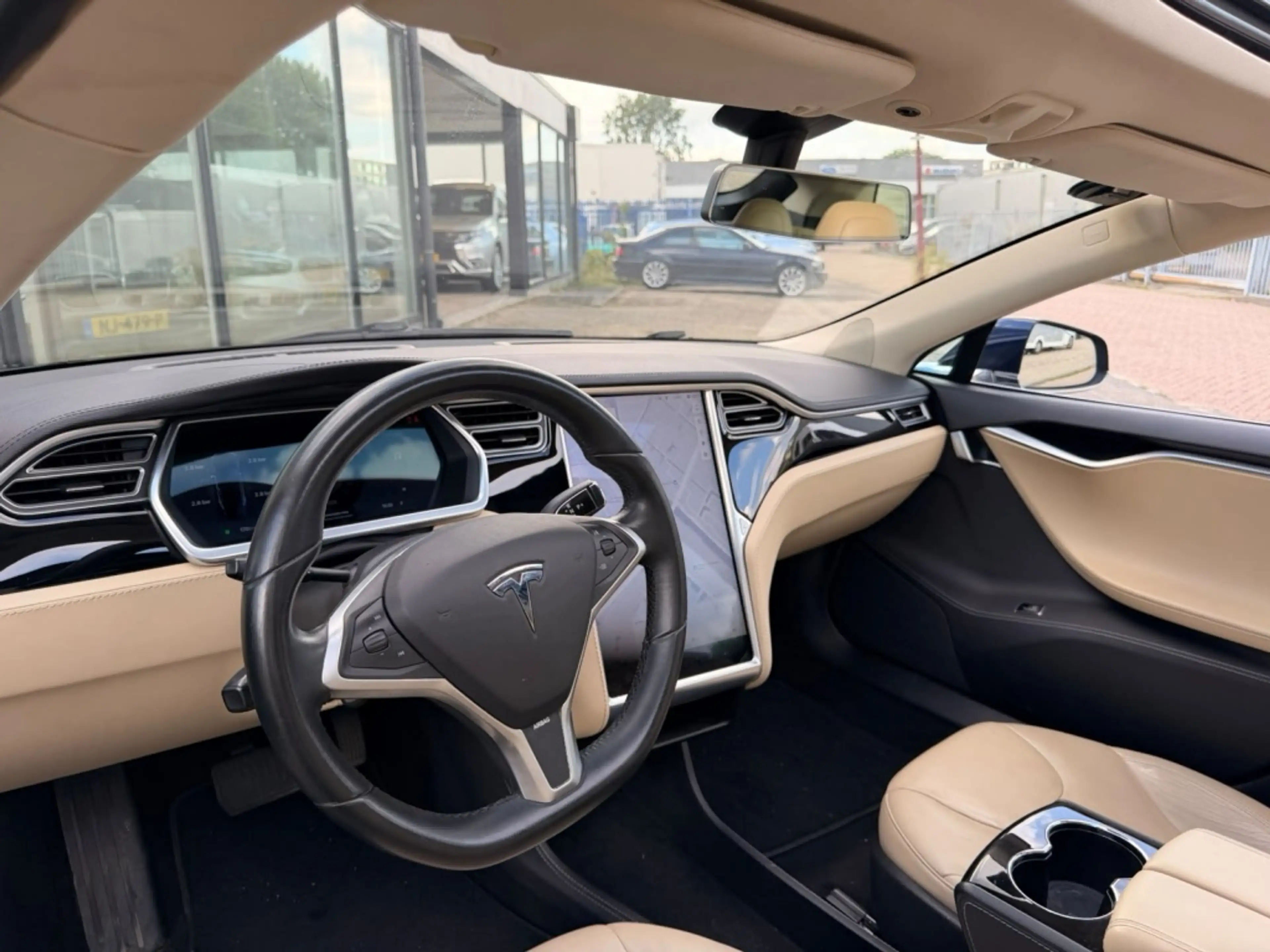 Tesla Model S motors 85 Performance | FREE SUPERCHARGEN | PANODA — photo 2