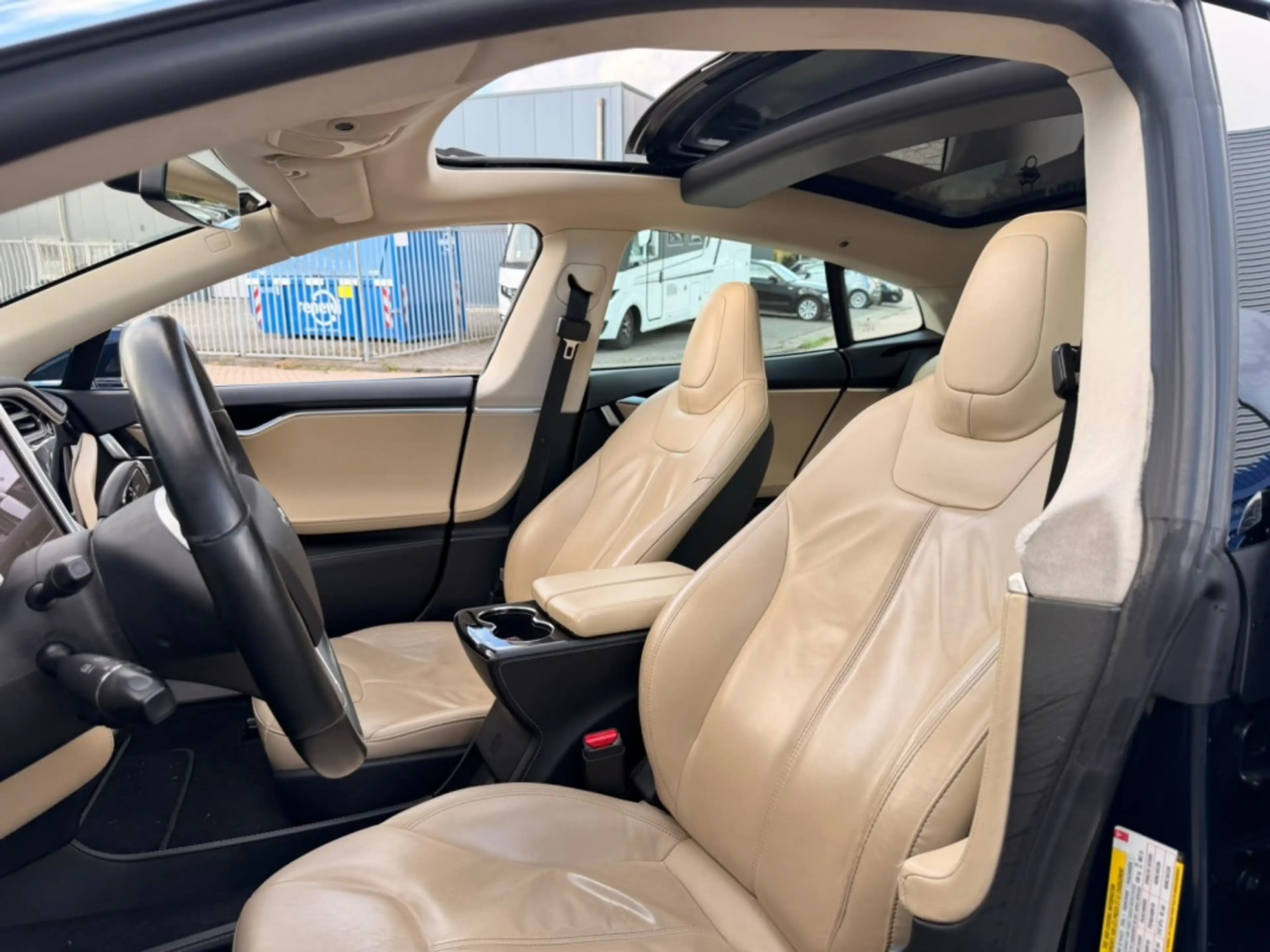 Tesla Model S motors 85 Performance | FREE SUPERCHARGEN | PANODA — photo 5