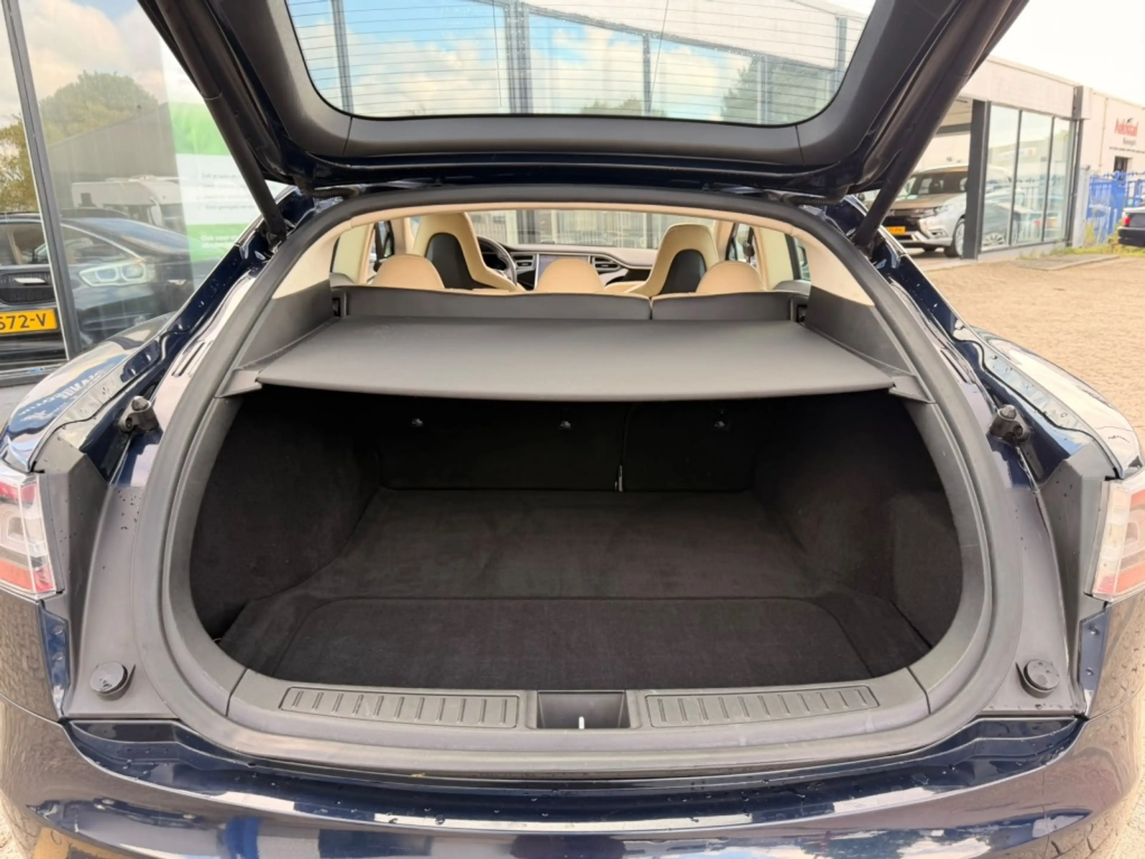 Tesla Model S motors 85 Performance | FREE SUPERCHARGEN | PANODA — photo 26