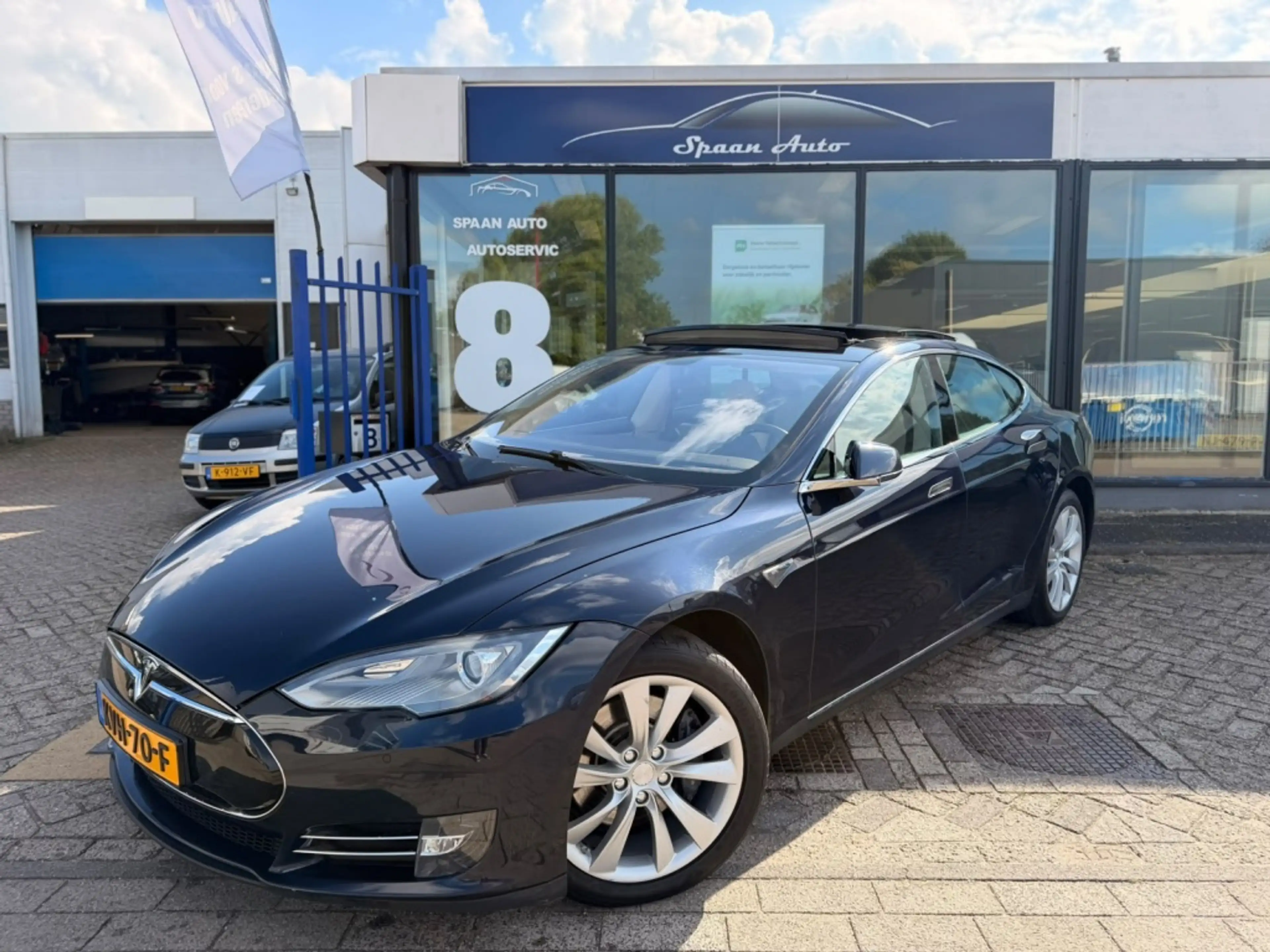Tesla Model S motors 85 Performance | FREE SUPERCHARGEN | PANODA