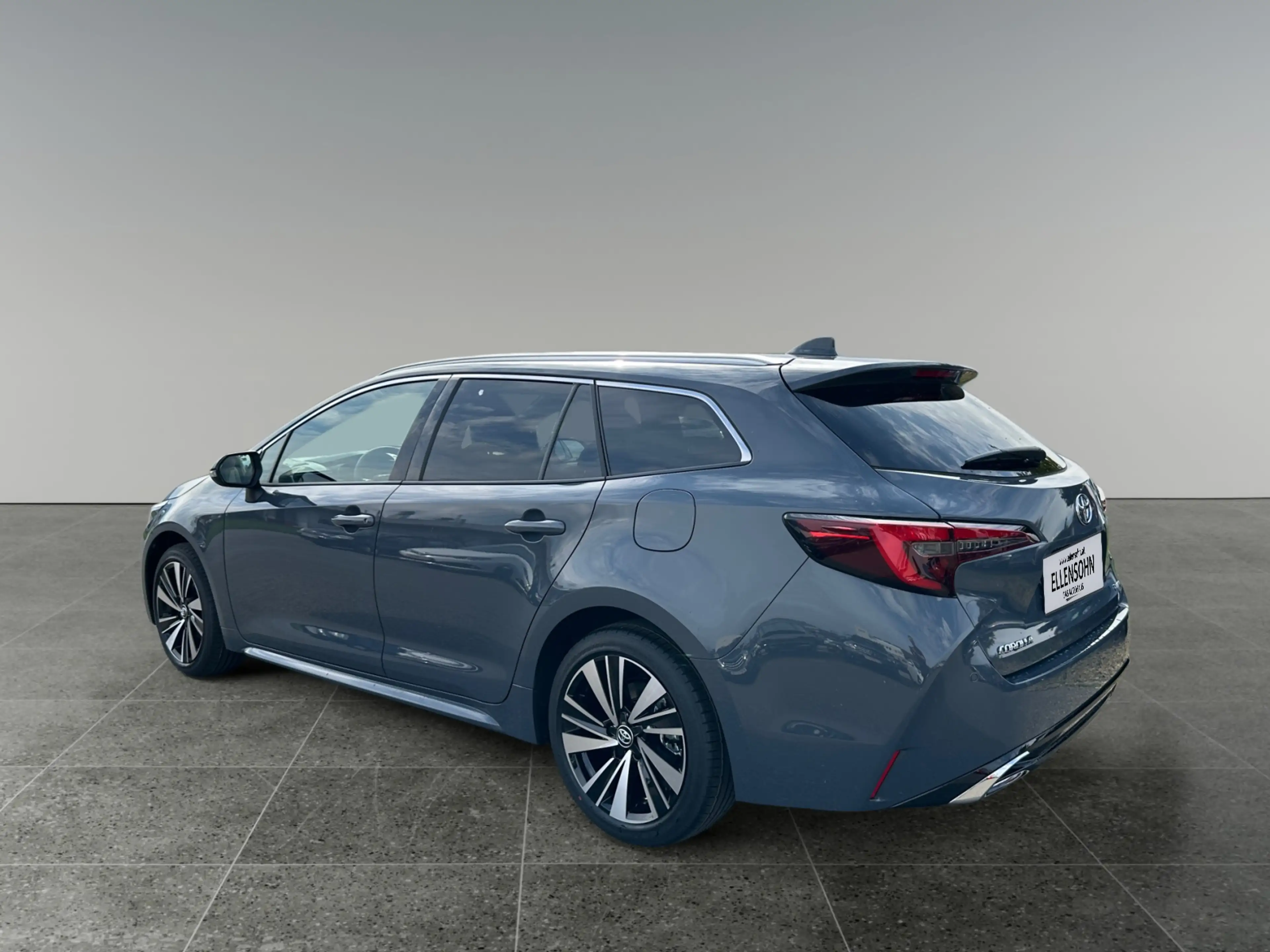 Toyota Corolla 1,8 l Hybrid TS,  Teamplayer — photo 3