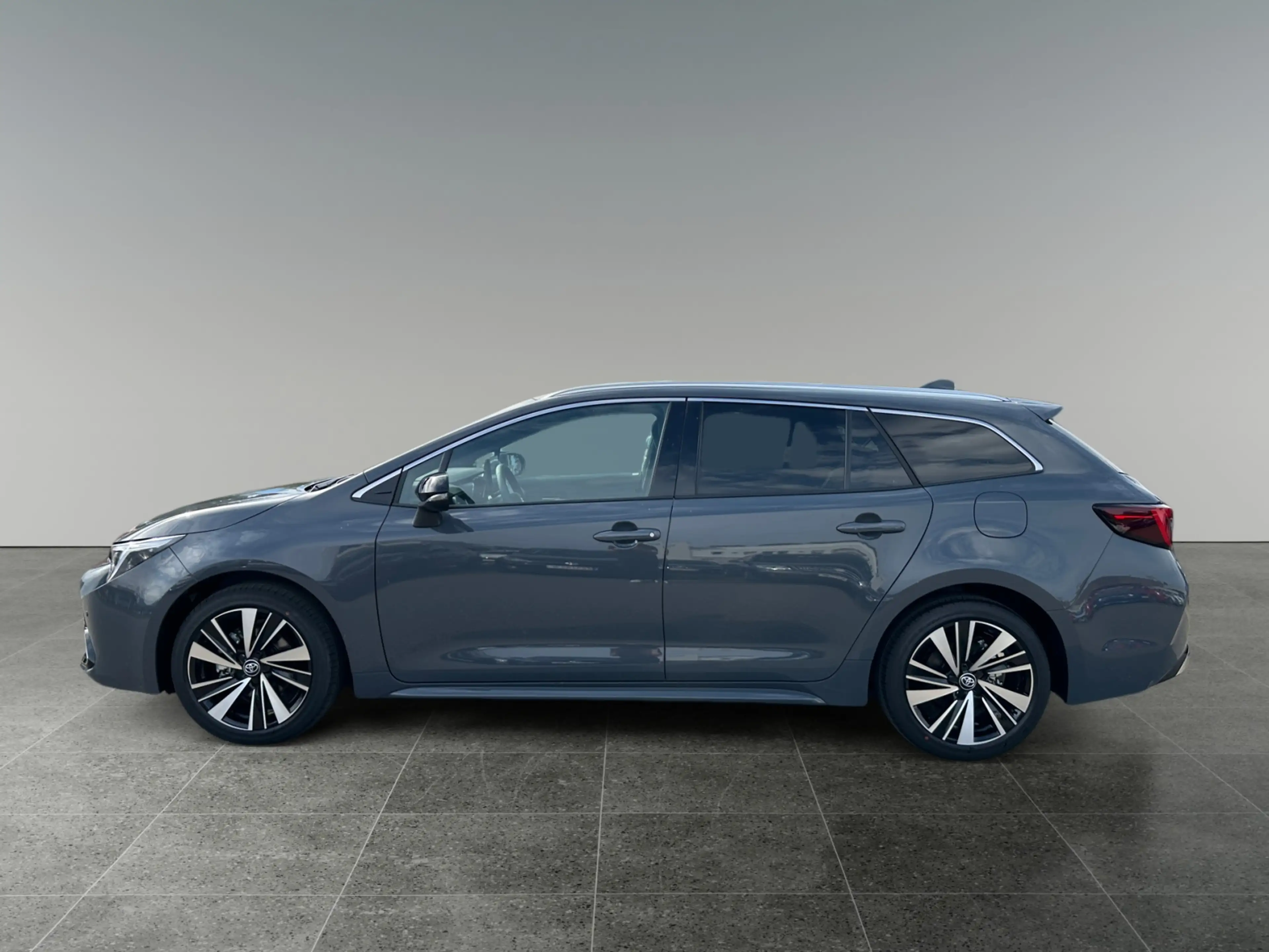 Toyota Corolla 1,8 l Hybrid TS,  Teamplayer — photo 2
