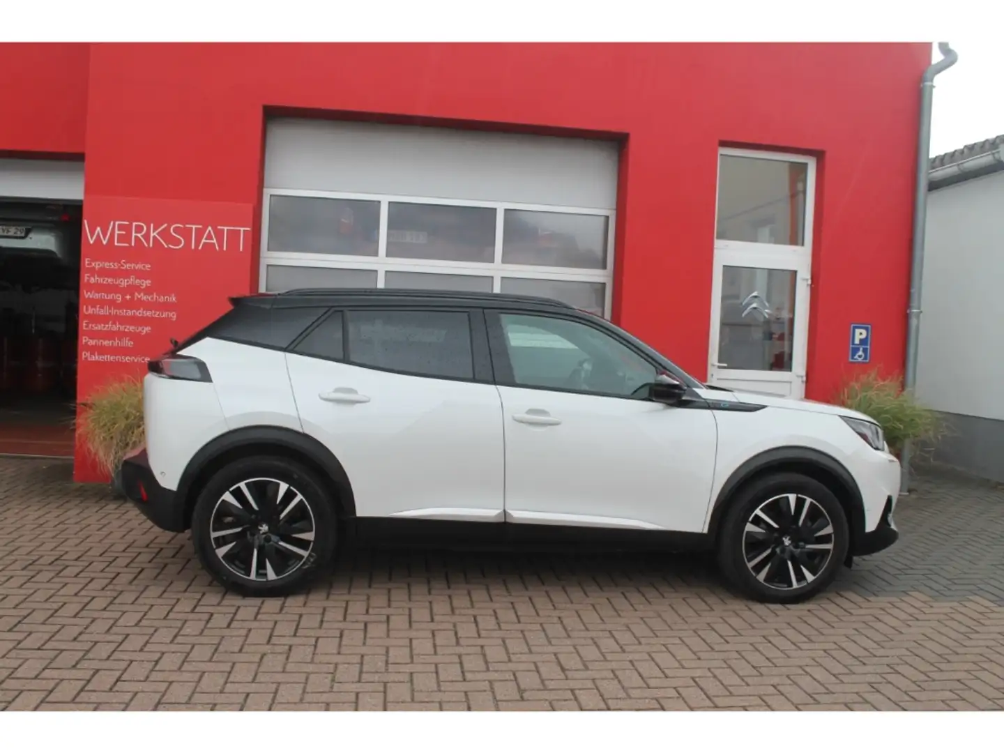 Peugeot 2008 -e GT Dach Shz Kamera Navi LED DAB Apple Blanc - 2