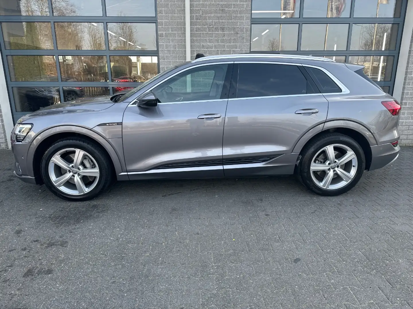Audi e-tron e-tron 50 quattro Launch edition plus 71 kWh Gris - 2