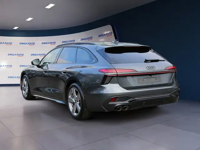 Audi A6 view 6