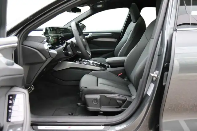 Audi A6 view 3