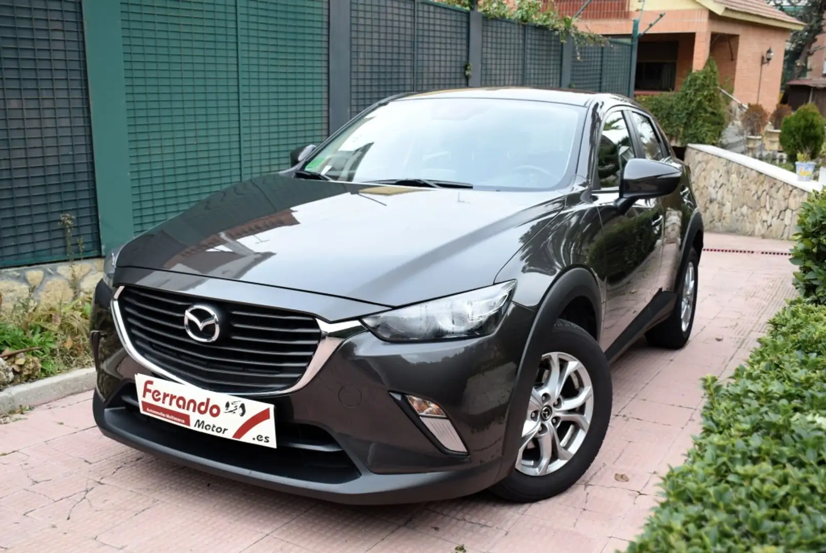 Mazda CX-3 2.0 Style Navegador 2WD 120 Šedá - 2