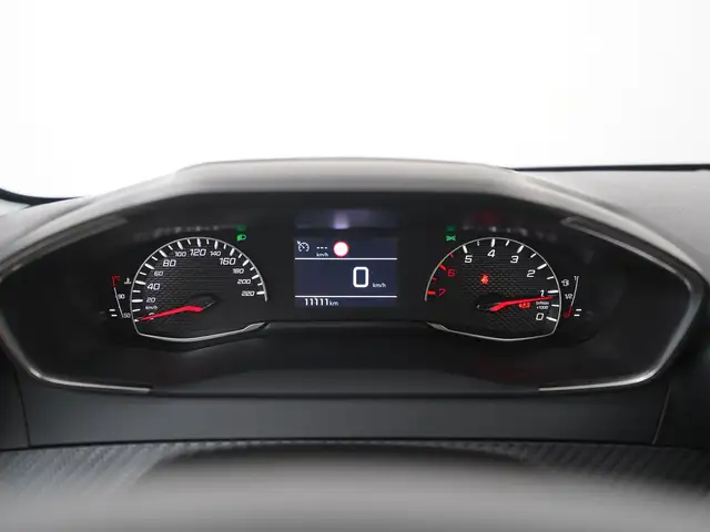 Peugeot 208 view 8