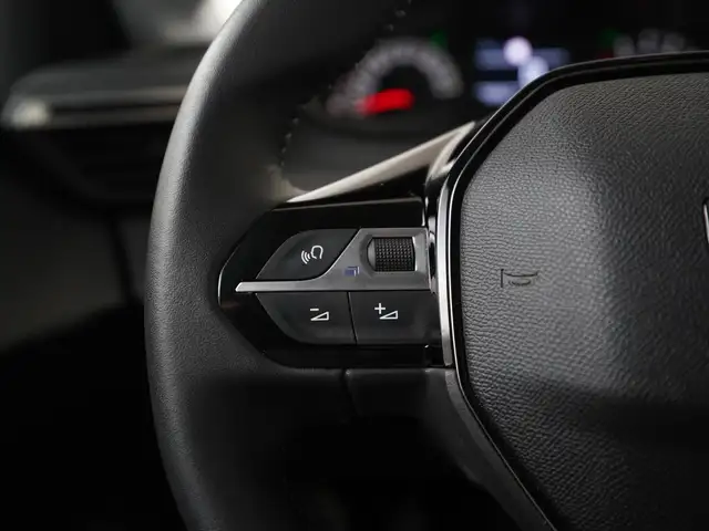 Peugeot 208 view 7