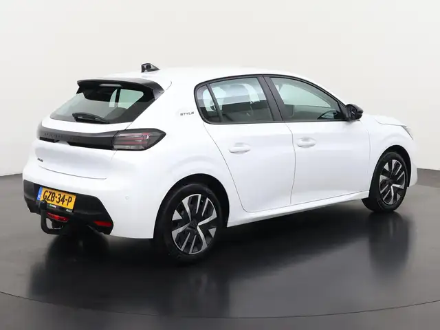 Peugeot 208 view 4