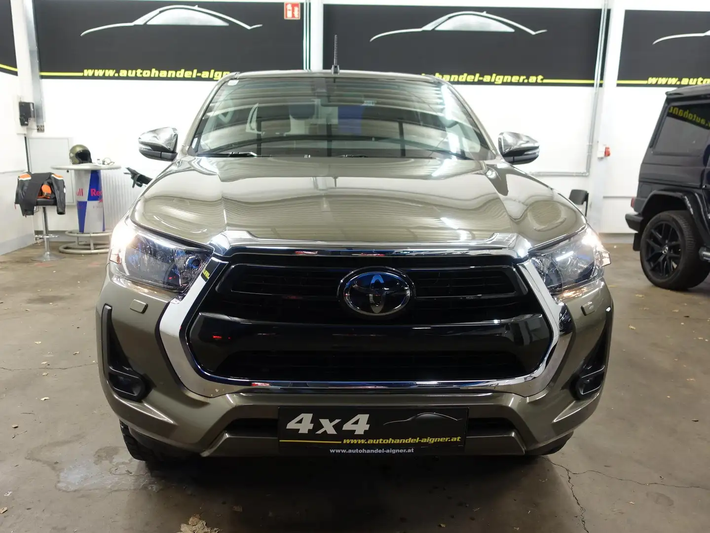 Toyota Hilux Hilux DK Active 4WD 2,8 D-4D Active Brun - 2