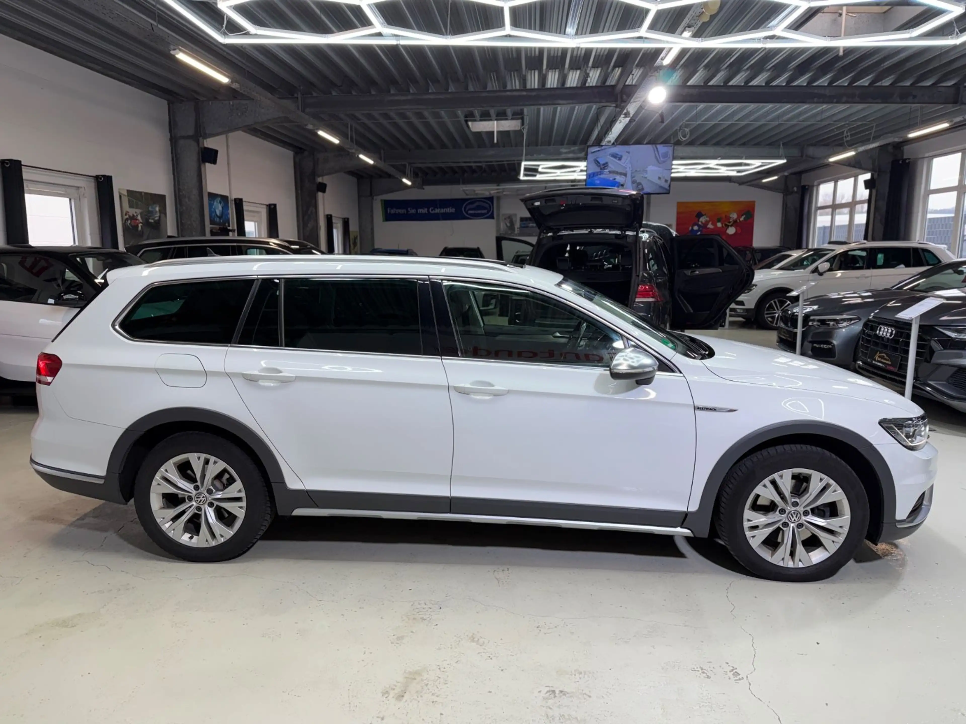 Volkswagen Passat Alltrack Passat Variant Alltrack 4Motion Pano 19' AHK KAM — photo 6