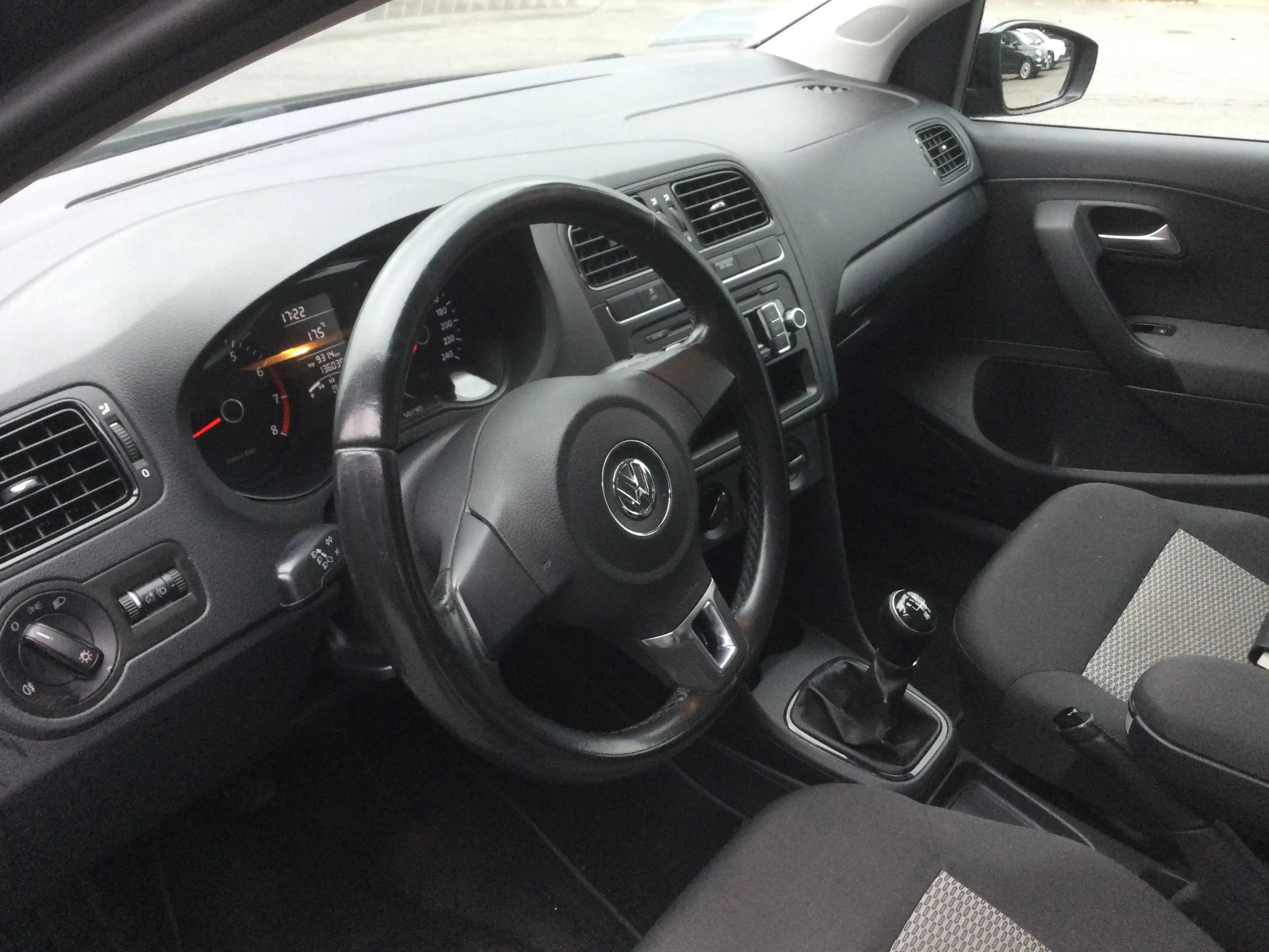Volkswagen Polo Polo 1.0i Trendline — photo 6