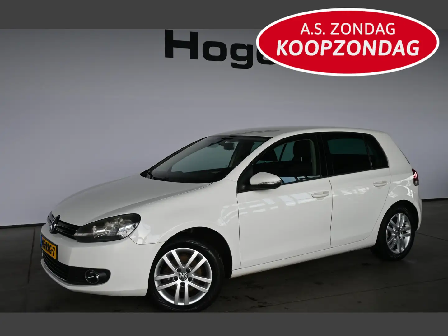 Volkswagen Golf 1.2 TSI Highline BlueMotion Clima Navigatie Goed O Wit - 1