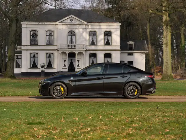 Alfa Romeo Giulia 2.9 V6 Quadrifoglio | Carbon stoelen | Akrapovic |