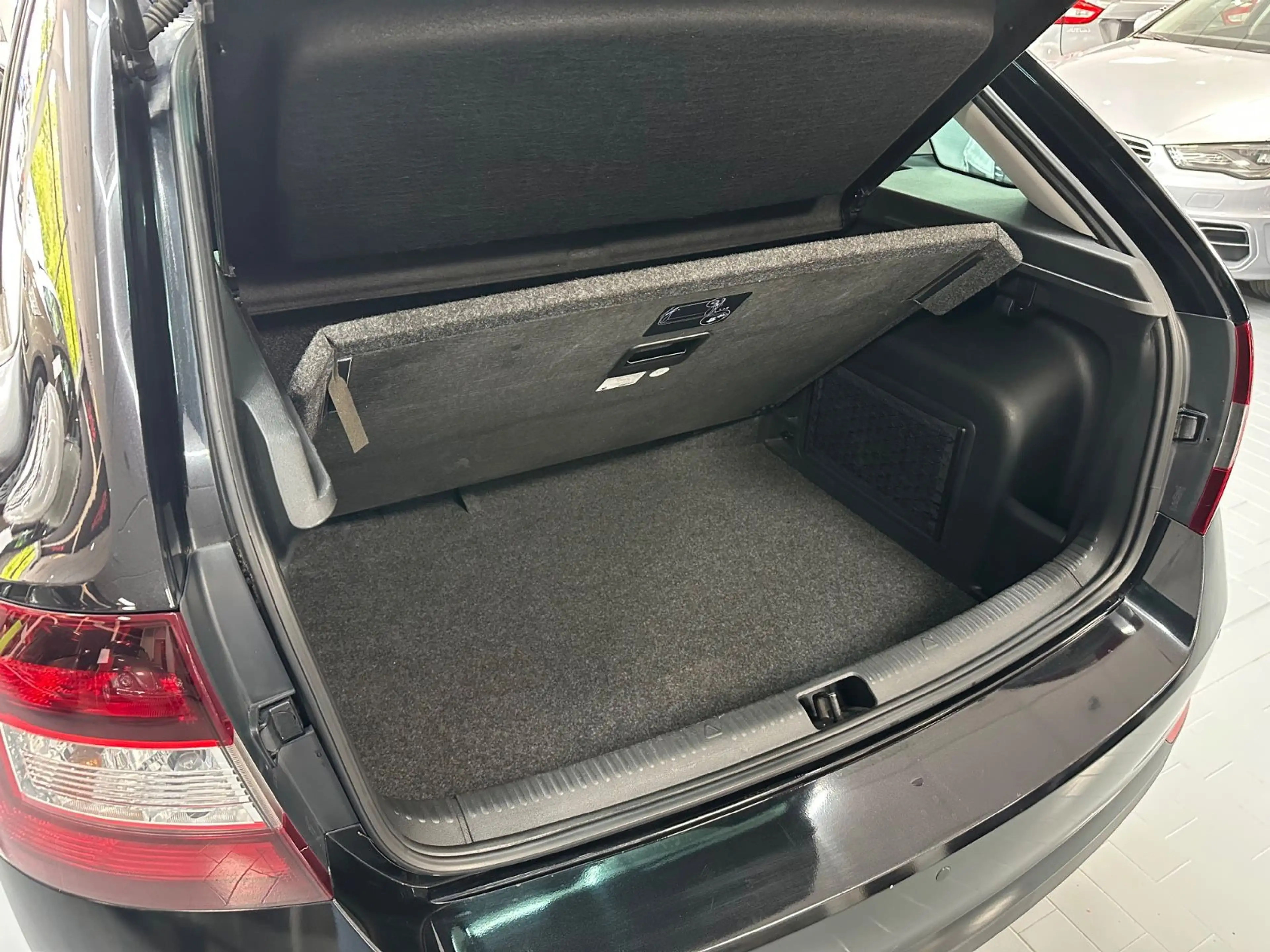Skoda Rapid/Spaceback Spaceback Elegance 1.2 TSI/Pano/Xenon — photo 12