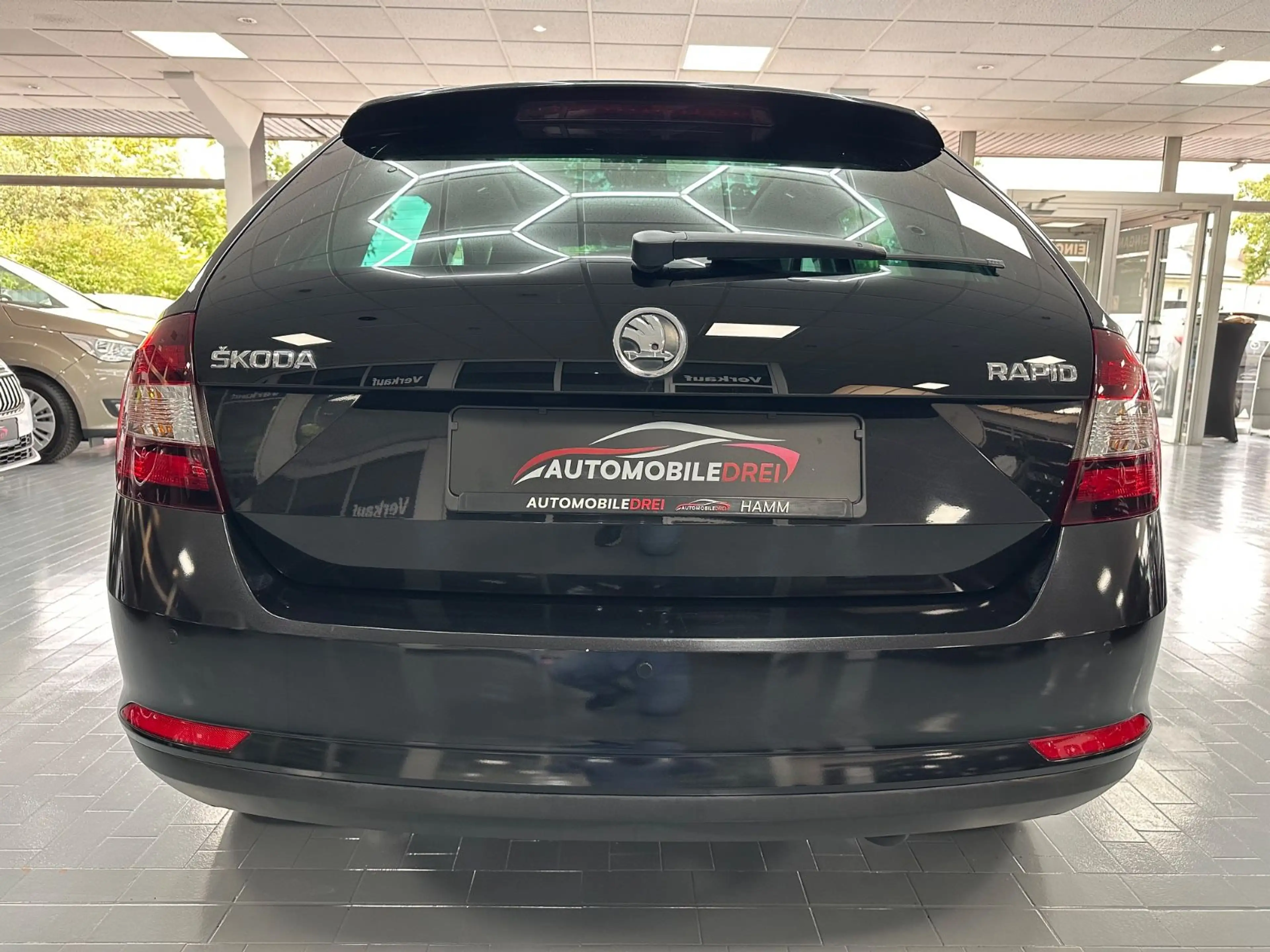 Skoda Rapid/Spaceback Spaceback Elegance 1.2 TSI/Pano/Xenon — photo 9