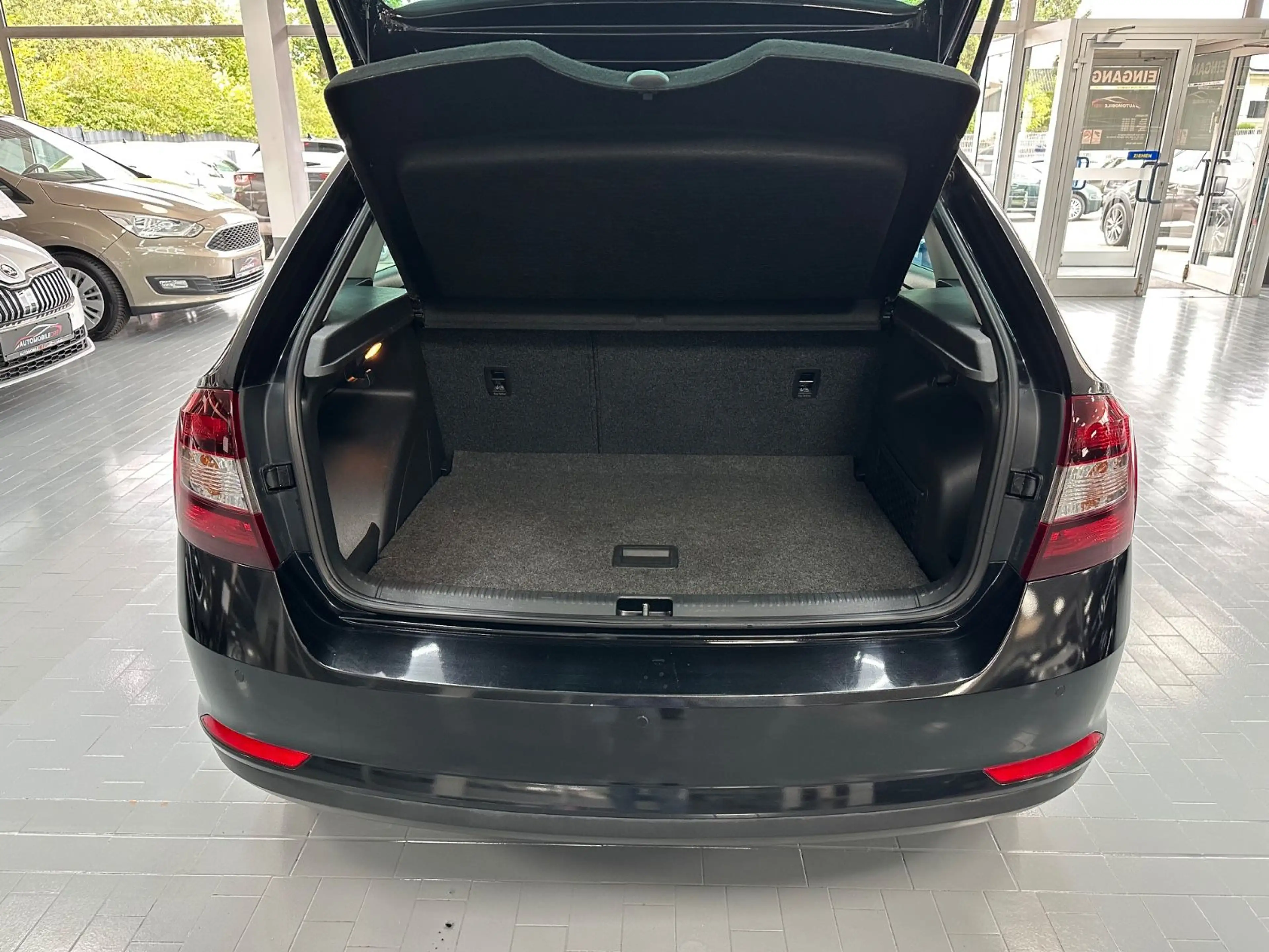Skoda Rapid/Spaceback Spaceback Elegance 1.2 TSI/Pano/Xenon — photo 11