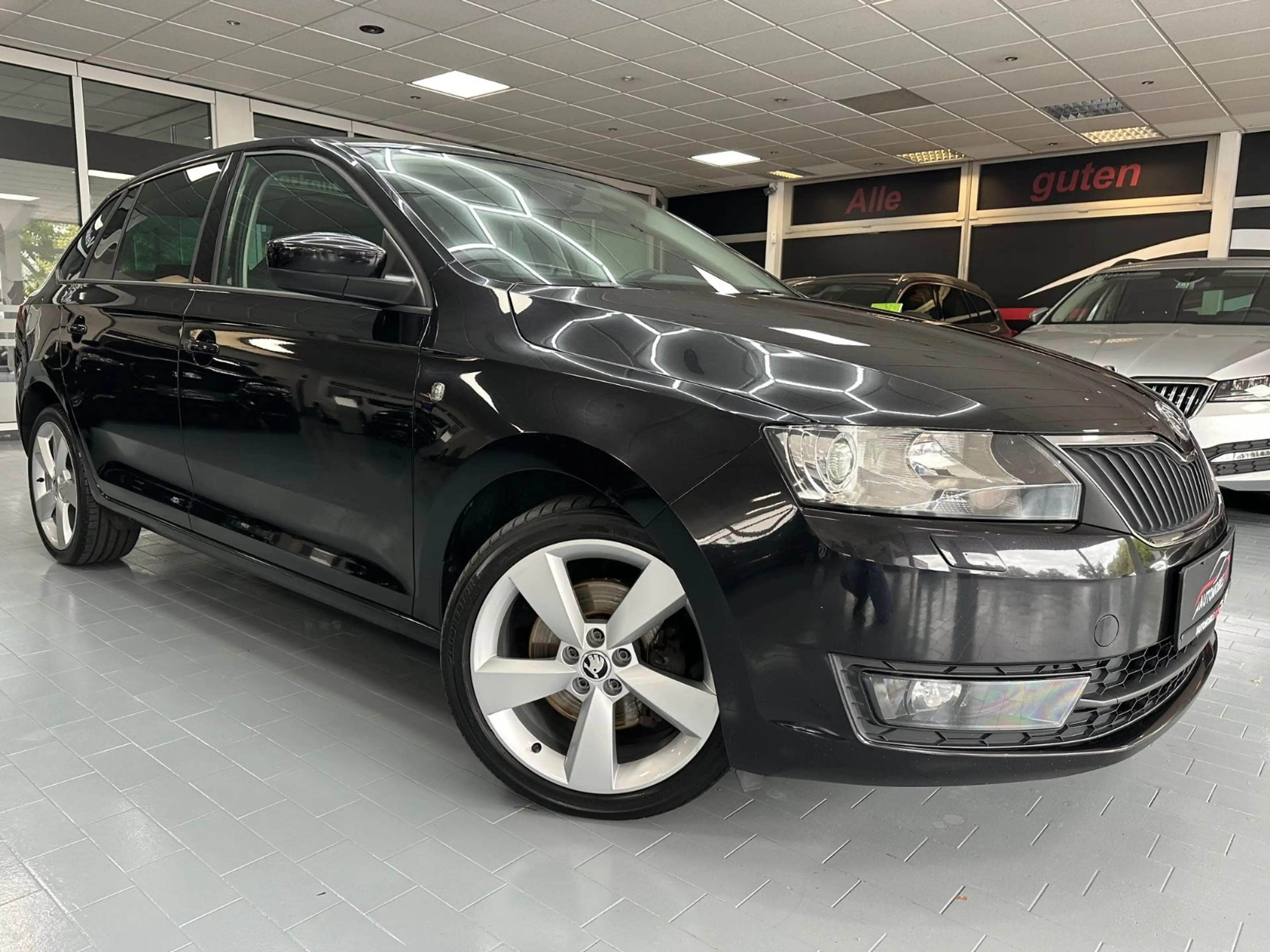 Skoda Rapid/Spaceback Spaceback Elegance 1.2 TSI/Pano/Xenon — photo 2