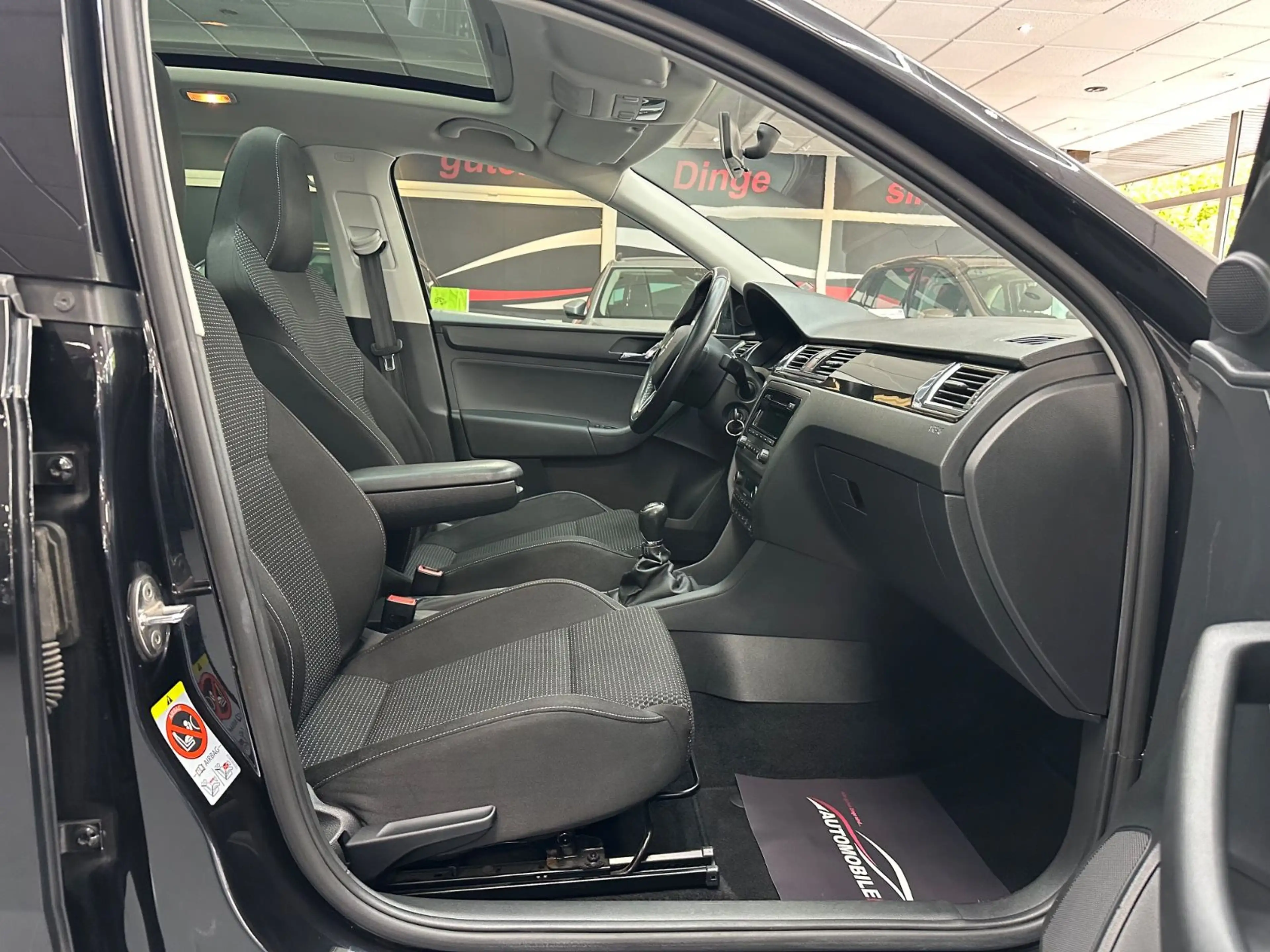 Skoda Rapid/Spaceback Spaceback Elegance 1.2 TSI/Pano/Xenon — photo 14