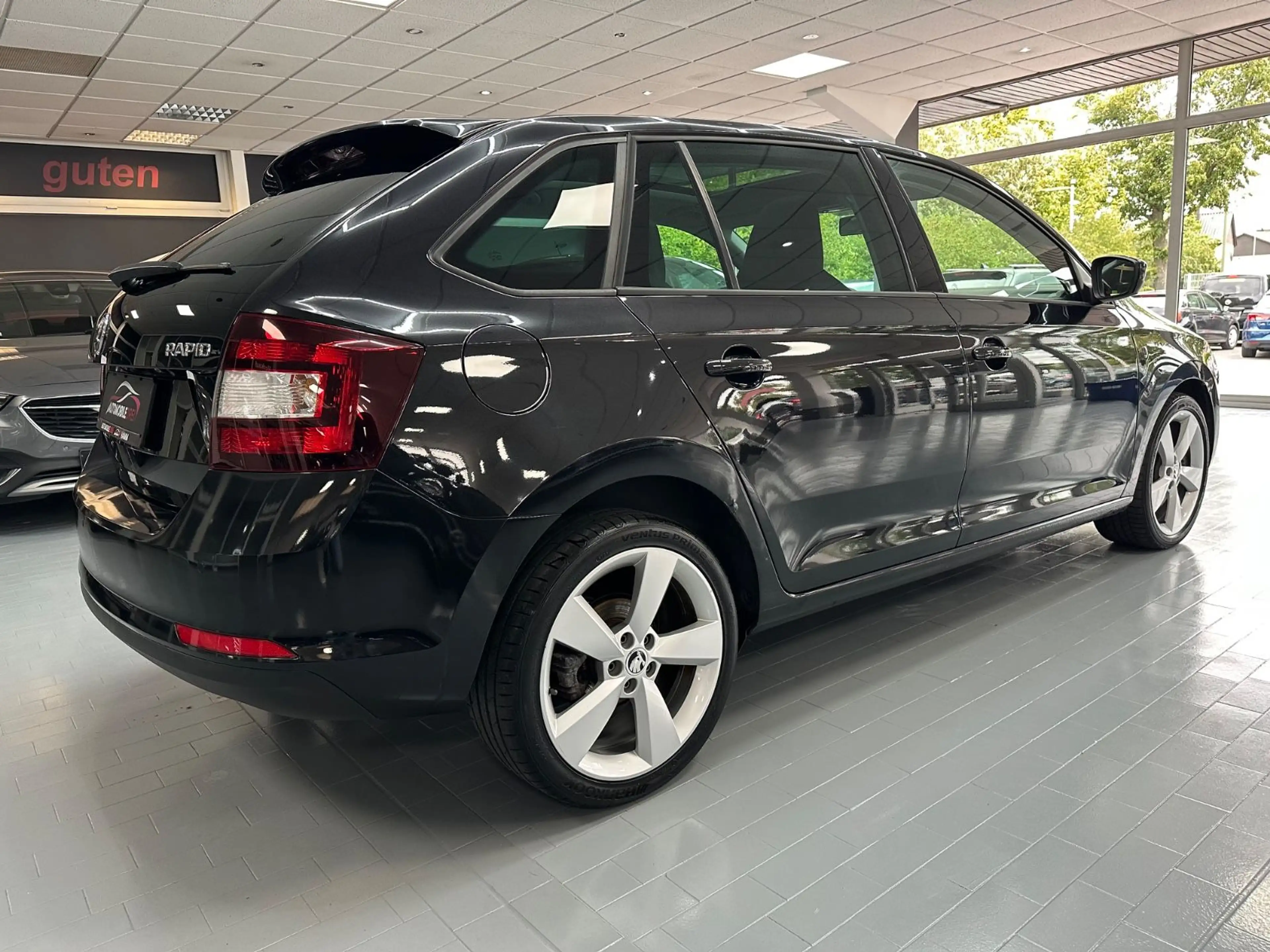 Skoda Rapid/Spaceback Spaceback Elegance 1.2 TSI/Pano/Xenon — photo 6