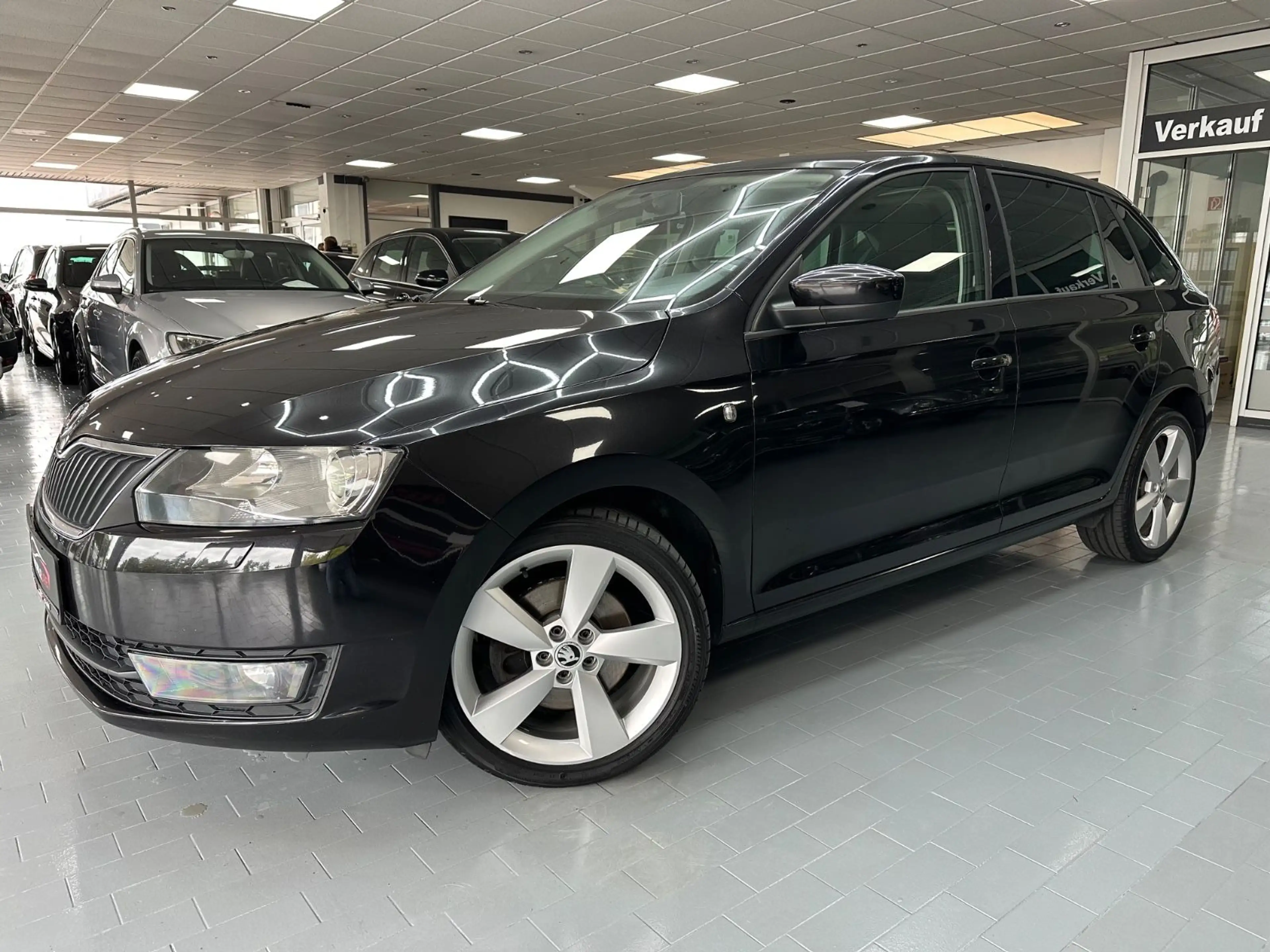 Skoda Rapid/Spaceback Spaceback Elegance 1.2 TSI/Pano/Xenon