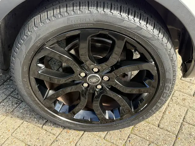 Land Rover Range Rover Evoque view 14