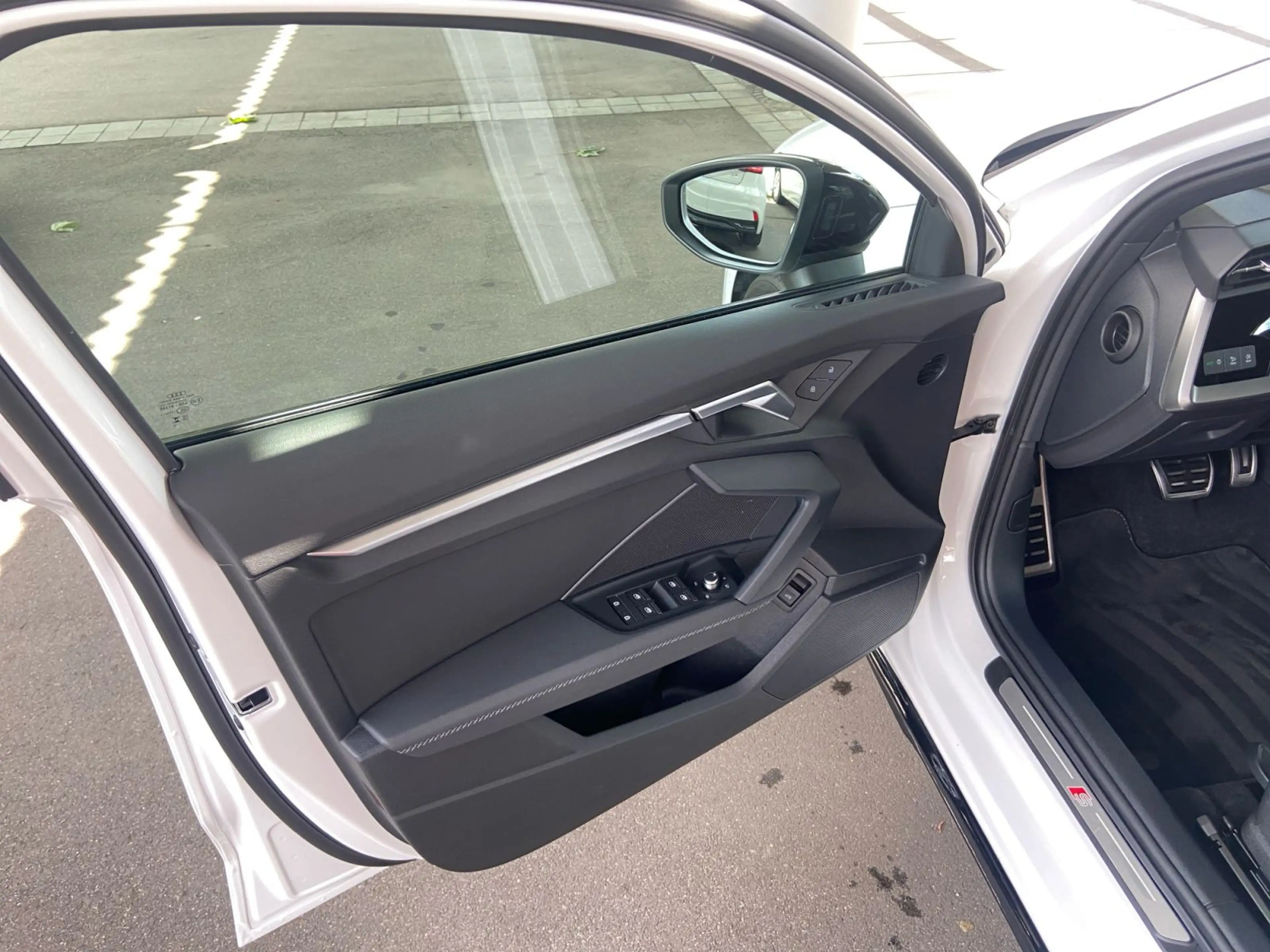 Audi S3 TFSI quattro S-trc Matrix Cam Navi — photo 14