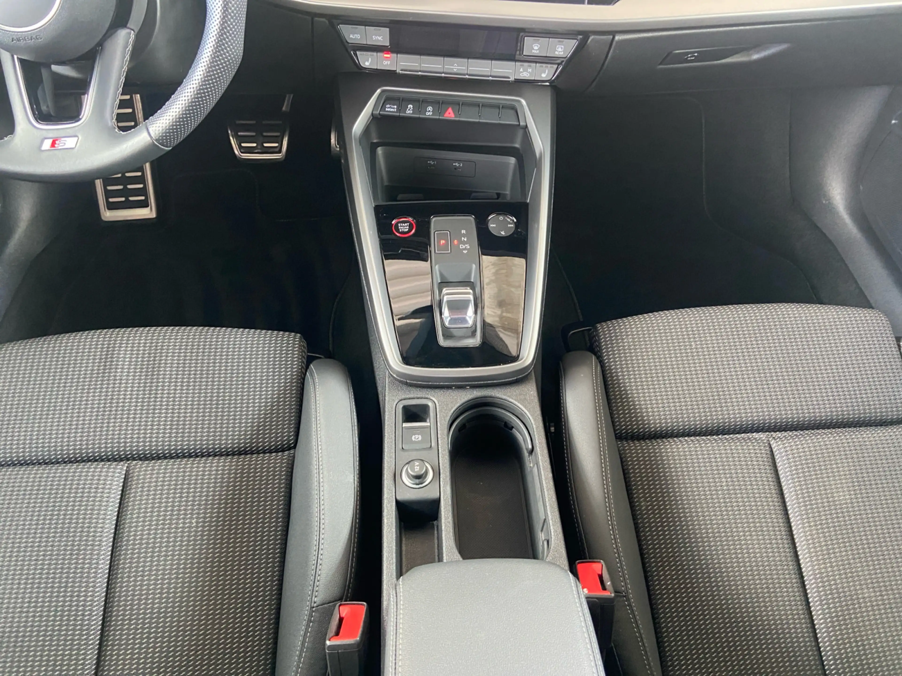 Audi S3 TFSI quattro S-trc Matrix Cam Navi — photo 8
