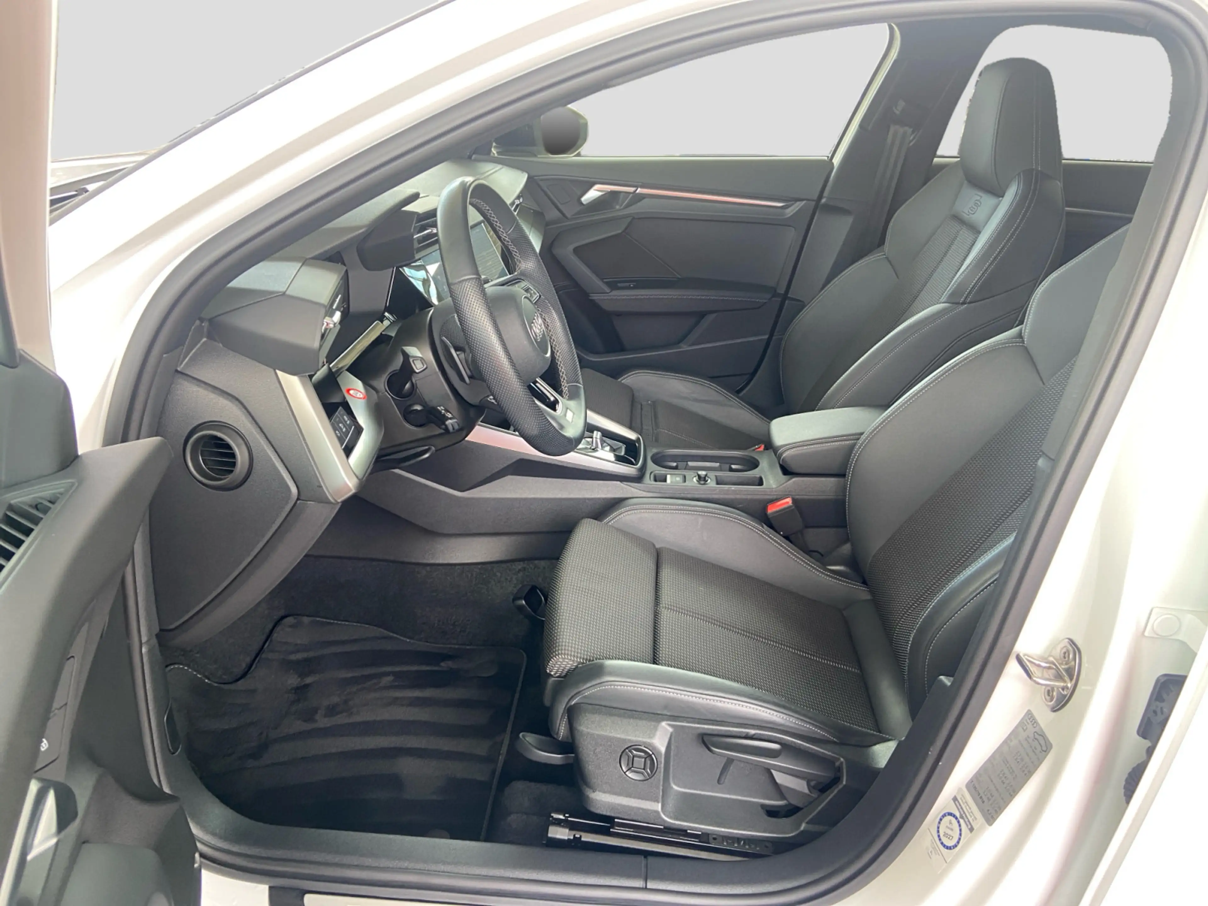 Audi S3 TFSI quattro S-trc Matrix Cam Navi — photo 10