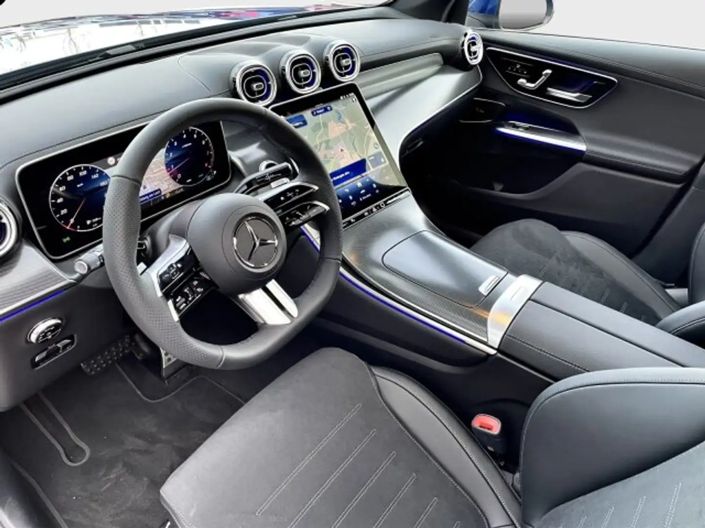 Mercedes-Benz GLC 200 GLC 200 4M AMG Distr AHK DigLi Pano Memo 360° Blau - 2