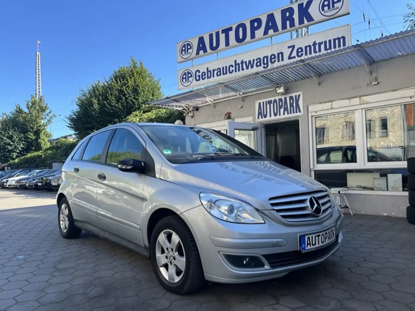 Mercedes-Benz B 170 Avantgarde*Klima*Navi*6 Gang*Alu Silber - 1
