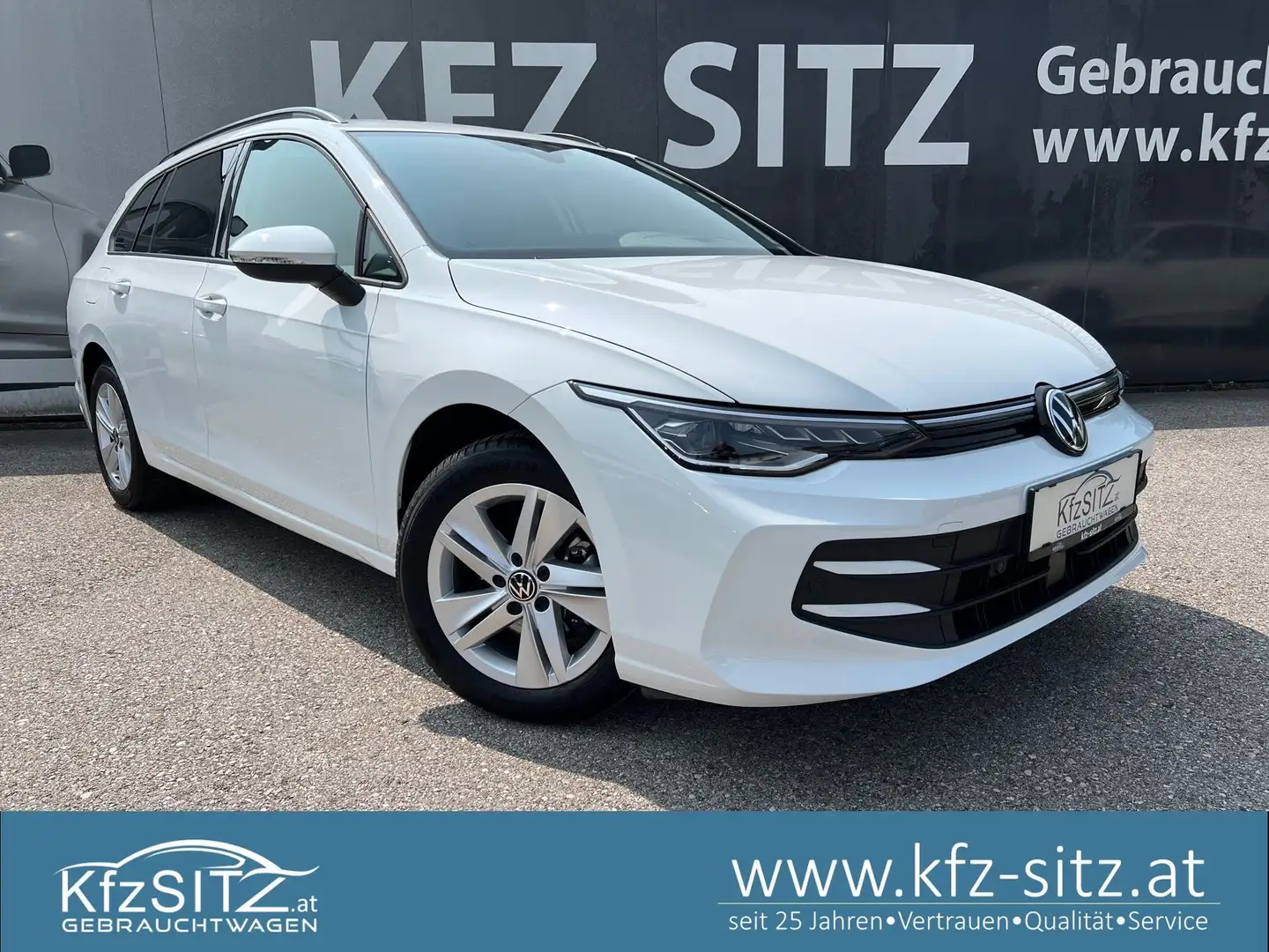 Volkswagen Golf Variant 1,5 TSI Life | MATRIX*HUD Bílá - 1