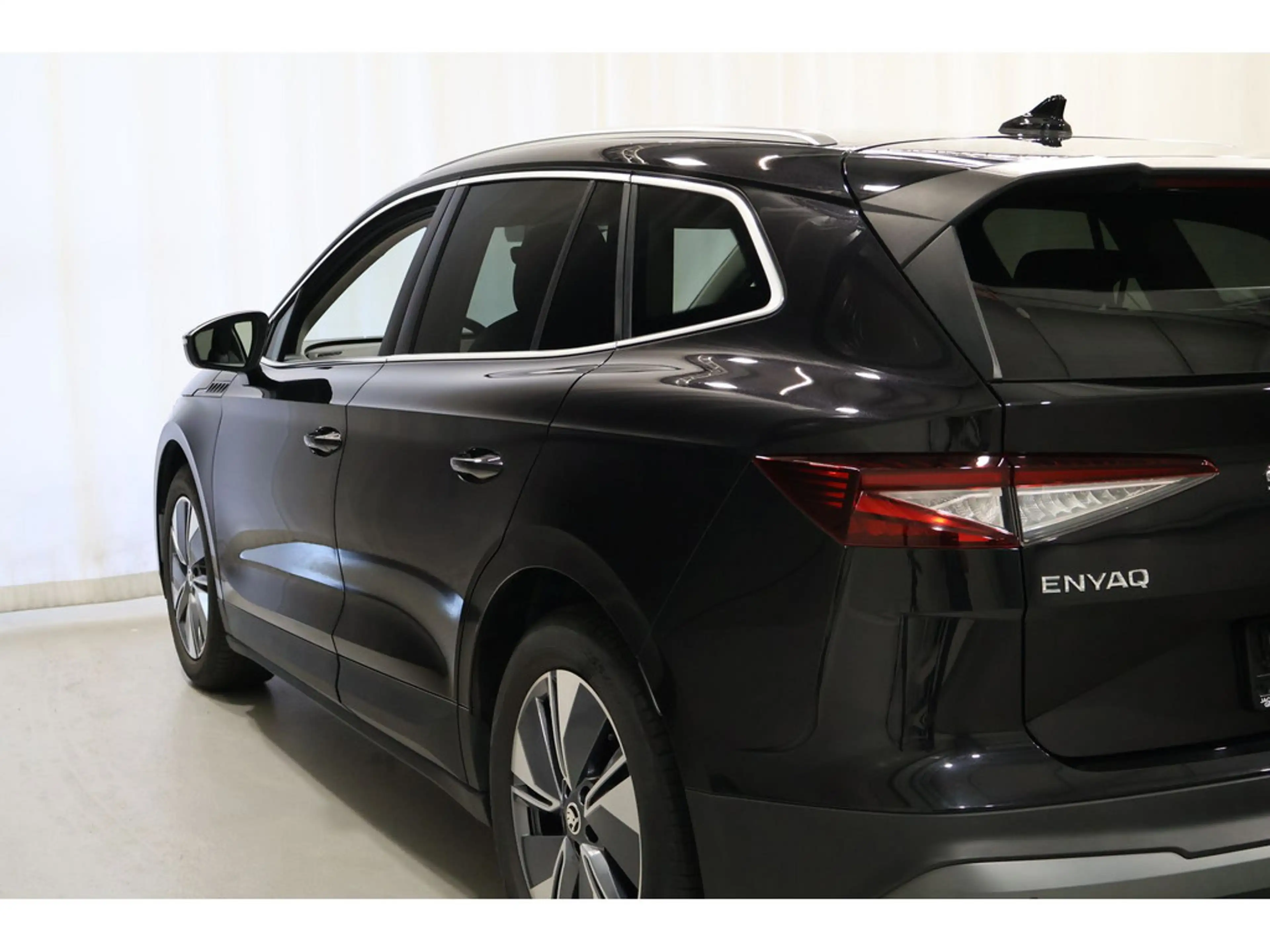 Skoda Enyaq 80 Suite Matrix-LED,Cam,Tempomat,Navi,D — photo 13