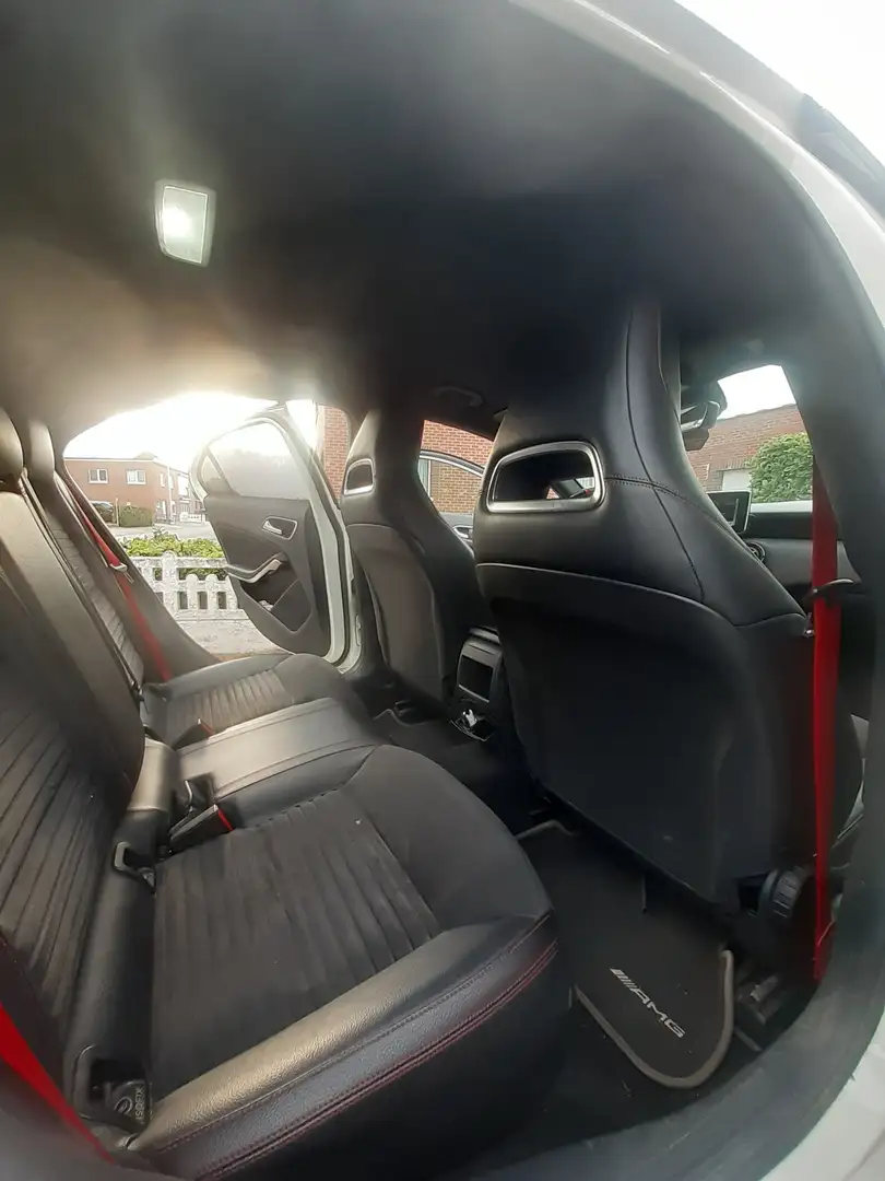 Mercedes-Benz A 45 AMG A+45+AMG+4Matic+AMG+Speedshift+7G-DCT+Edition+1 - 2