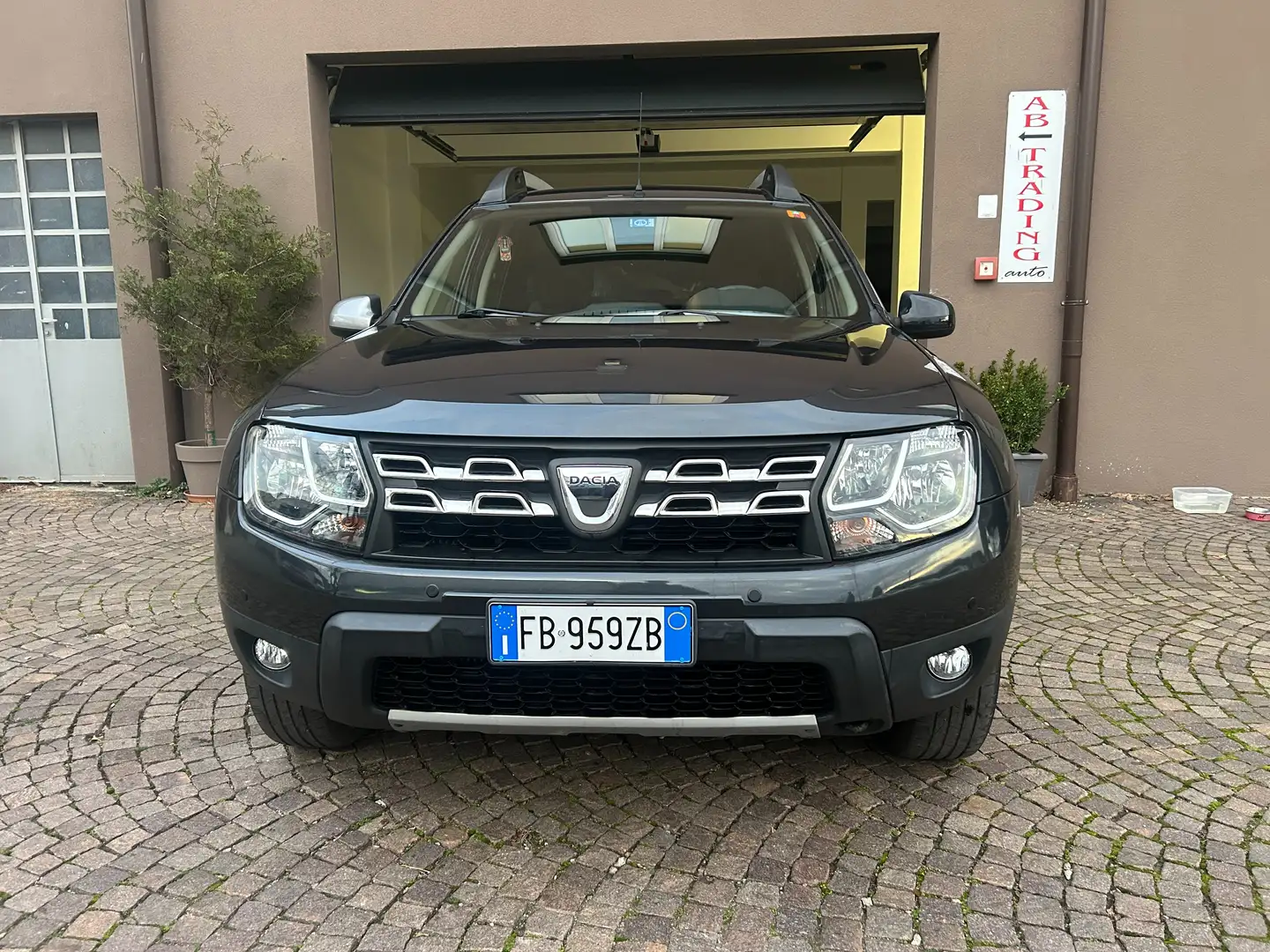 Dacia Duster Duster I 2014 1.5 dci Laureate 4x2 s Grau - 1