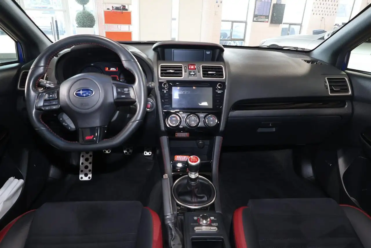 Subaru WRX снимка Subaru WRX