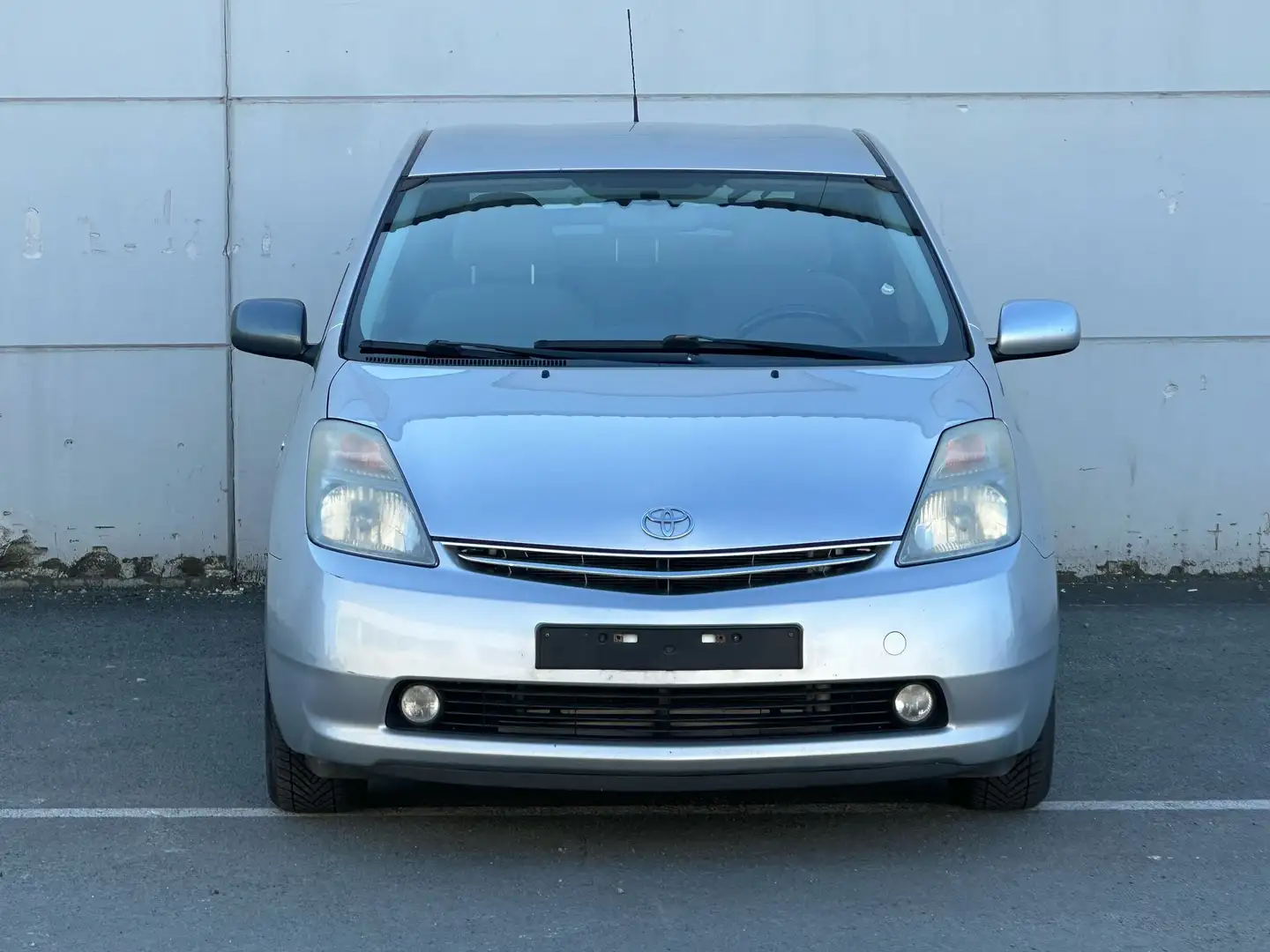 Toyota Prius 1.5i VVT-i 16v Hybrid THS Sol Pack Gris - 2
