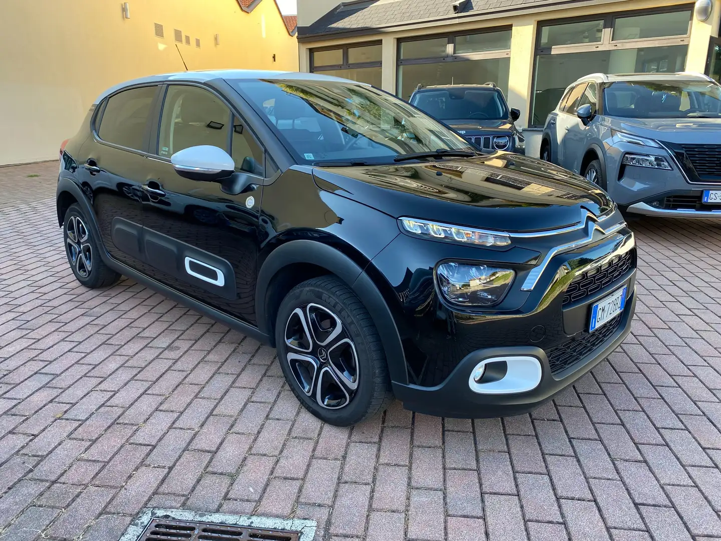 Citroen C3 C3 III 2017 1.2 puretech C-Series s Noir - 1