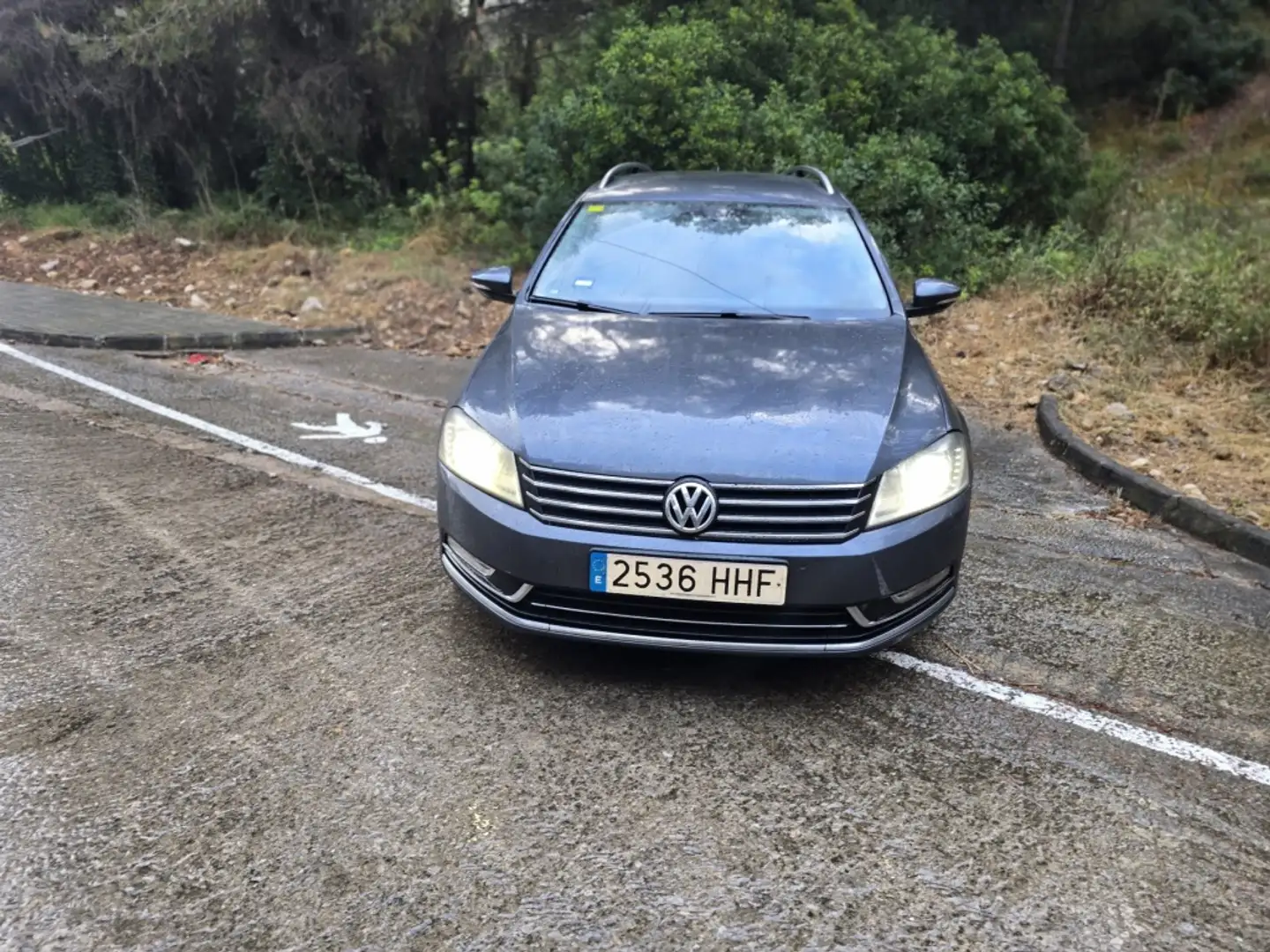 Volkswagen Passat Variant 1.8TSI Highline DSG Gris - 2