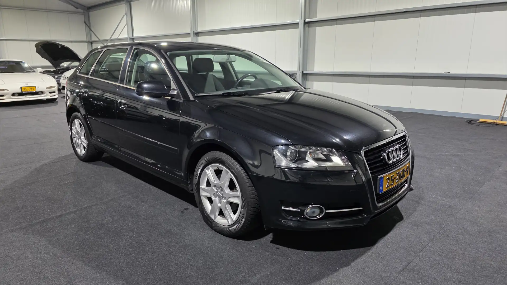 Audi A3 Sportback 1.2 TFSI Attraction Advance 4 x NIEUW BA Noir - 1