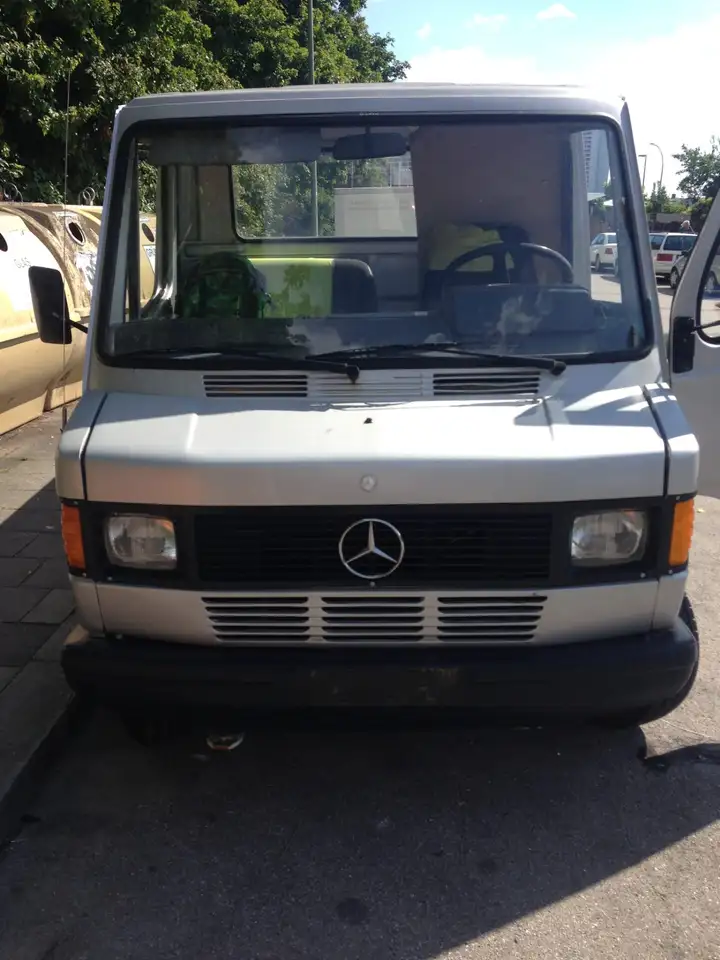 Mercedes-Benz 308