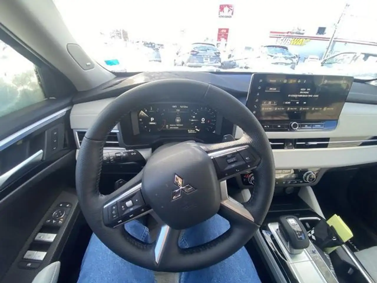 Mitsubishi Outlander снимка Mitsubishi Outlander