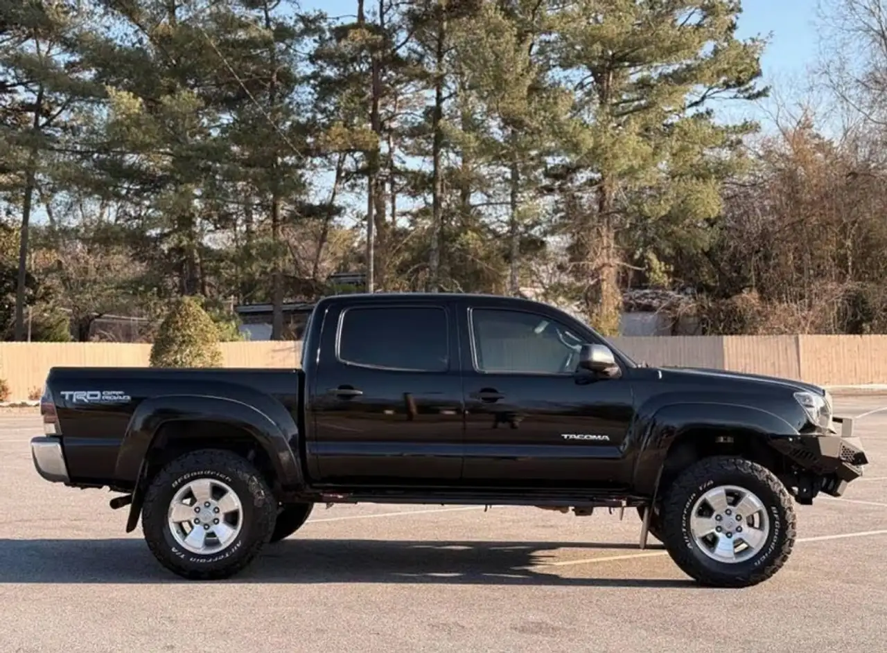 Toyota Tacoma снимка Toyota Tacoma