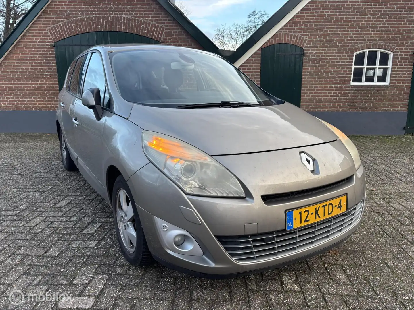 Renault Grand Scenic 2.0 Dynamique AUTOMAAT AIRCO NAVI CRUISE Béžová - 2