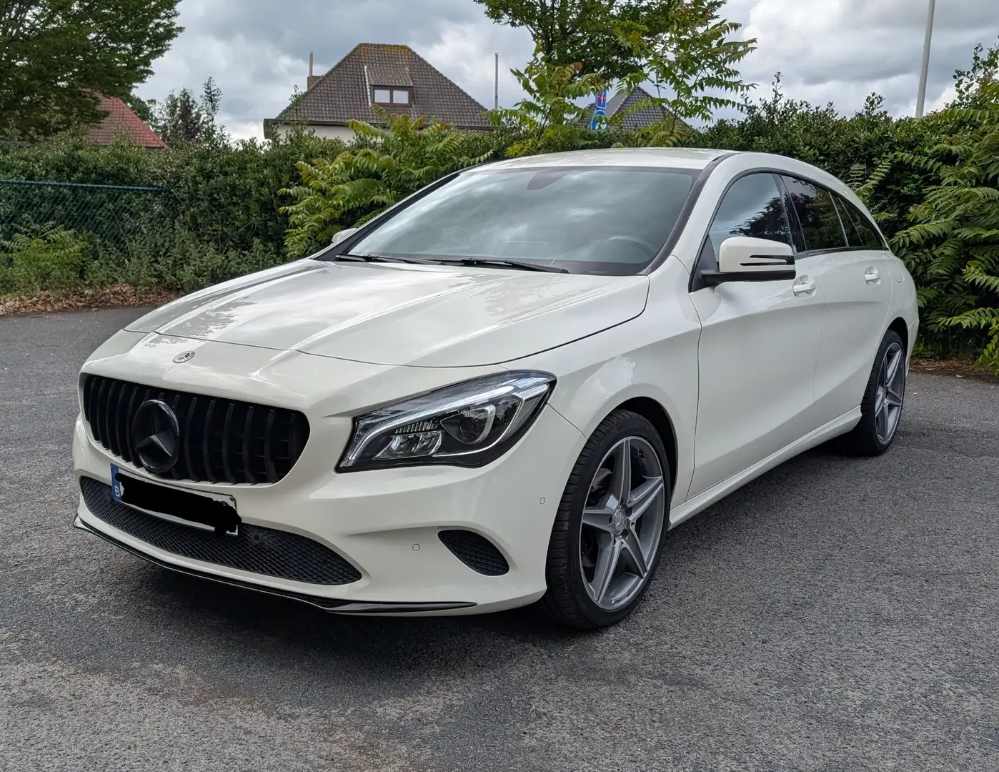 Mercedes-Benz CLA 180 Shooting Brake d 7G-DCT - 1