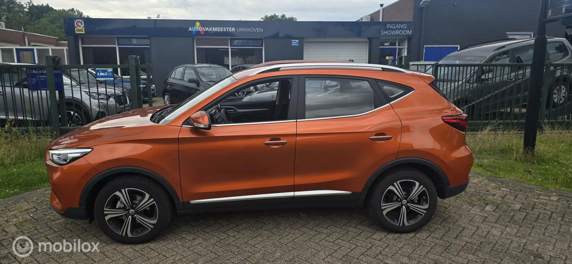 MG ZS 1.5,carplay/cruise/nog fabrieksgarantie Oranje - 2