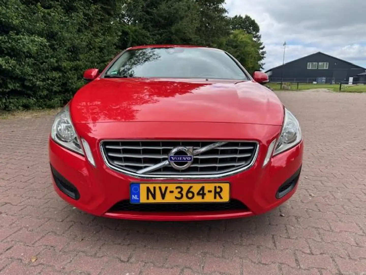 Volvo V60 1.6 T3 150PK KINETIC/THAAK/ODAK/NAV/HLEER Rood - 2
