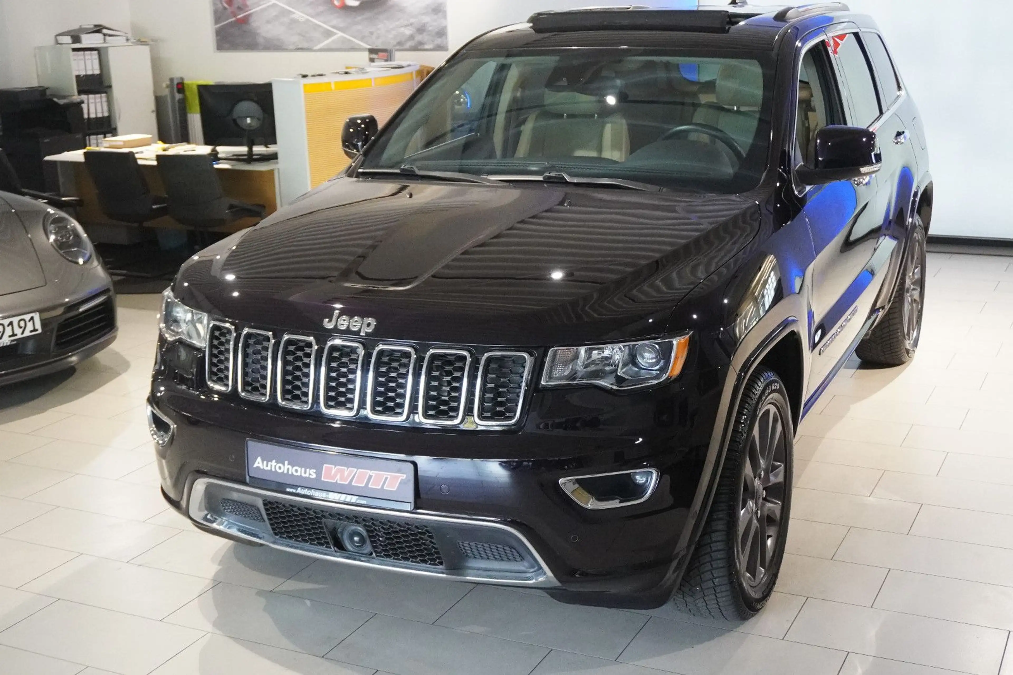 Jeep Grand Cherokee 5,7 V8 Limited *4x4*Navi*Pano* — photo 3